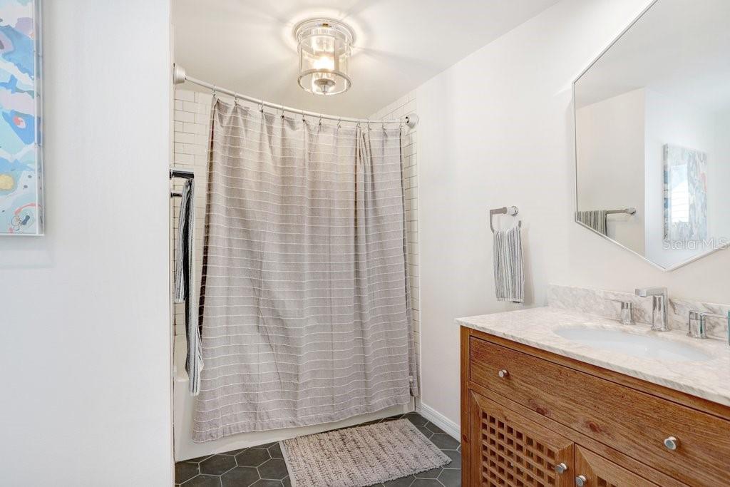 Image 38 of 61 For 15306 Lake Maurine Drive