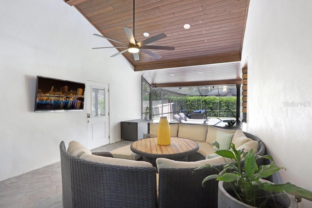 Image 40 of 61 For 15306 Lake Maurine Drive