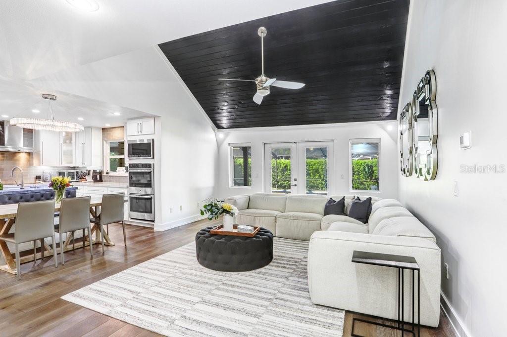 Image 7 of 61 For 15306 Lake Maurine Drive