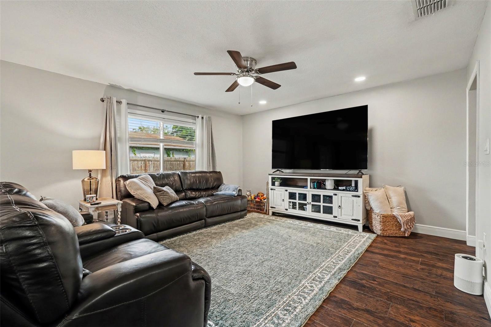 Image 8 of 31 For 2209 Sherbrook Drive