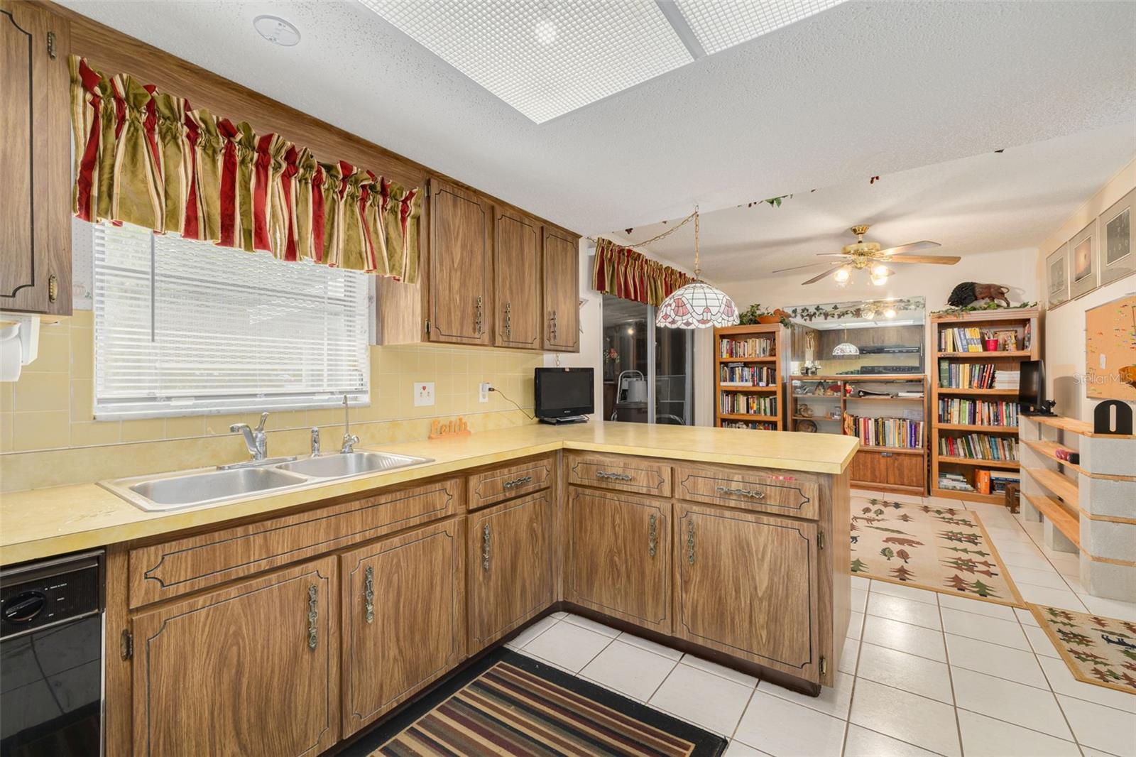 Image 10 of 23 For 1401 Cara Drive 1401