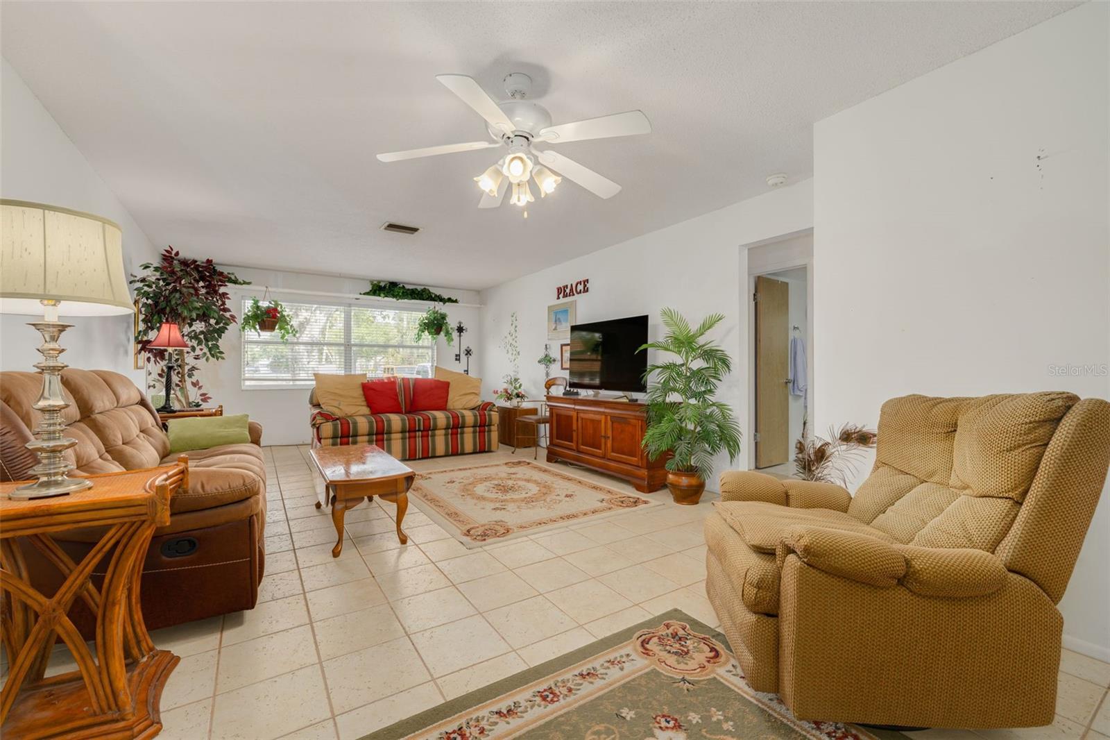 Image 4 of 23 For 1401 Cara Drive 1401