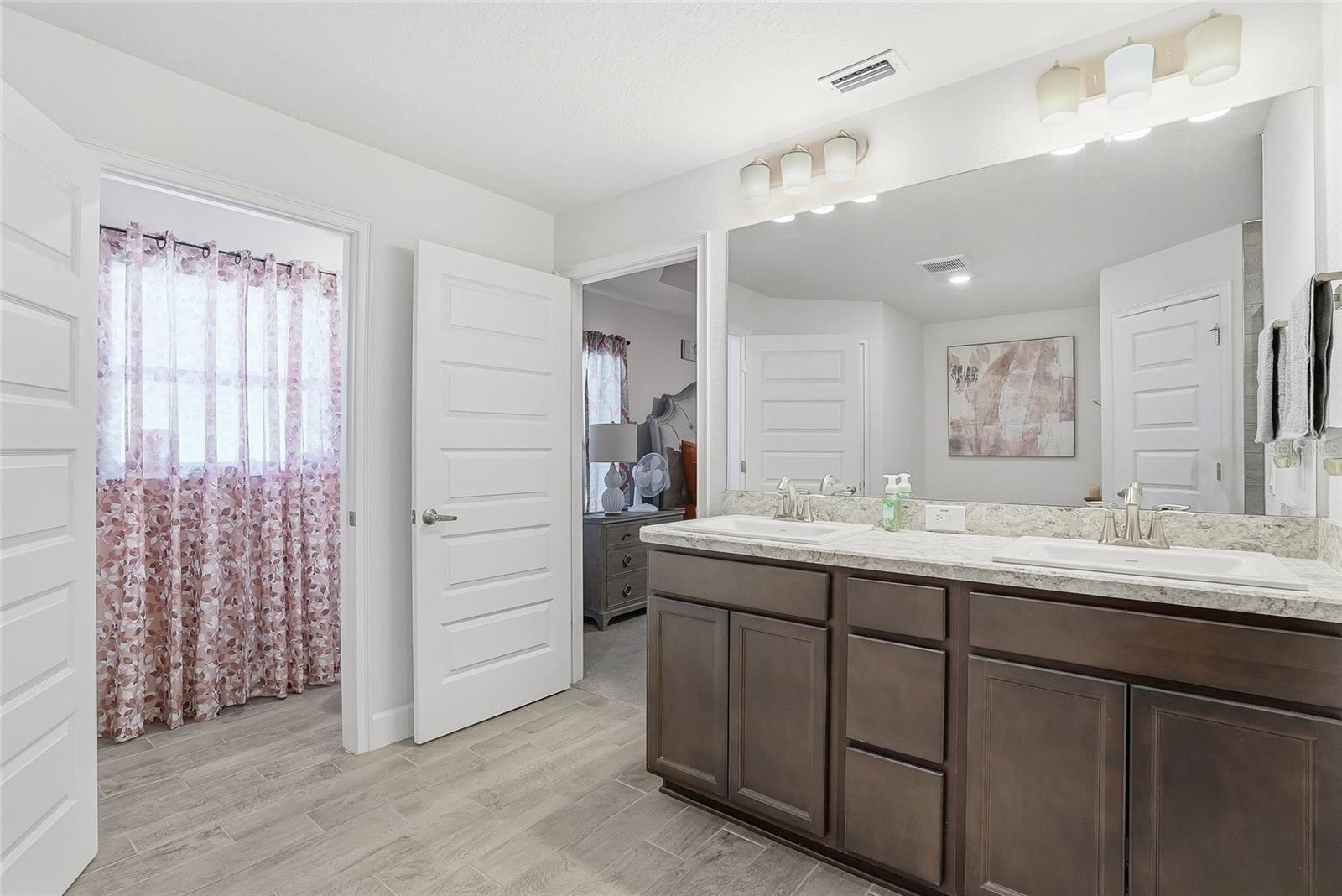 Image 31 of 52 For 12536 Sunset Woods Drive