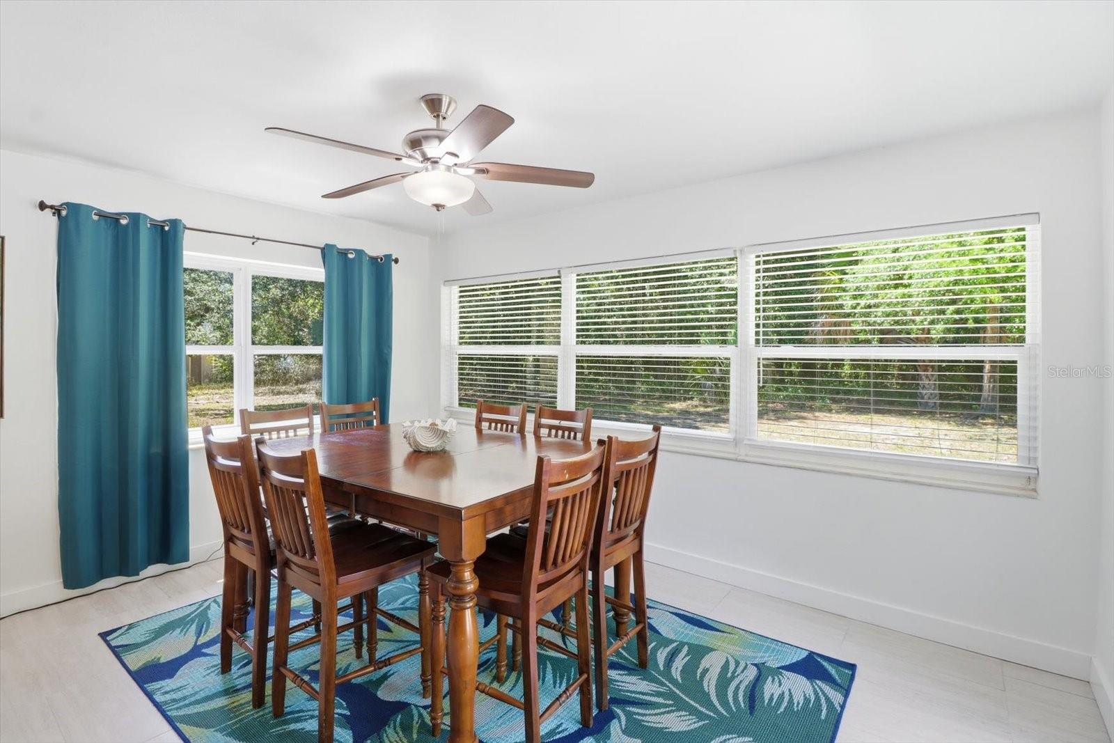 Image 10 of 39 For 7635 7 Rivers Drive