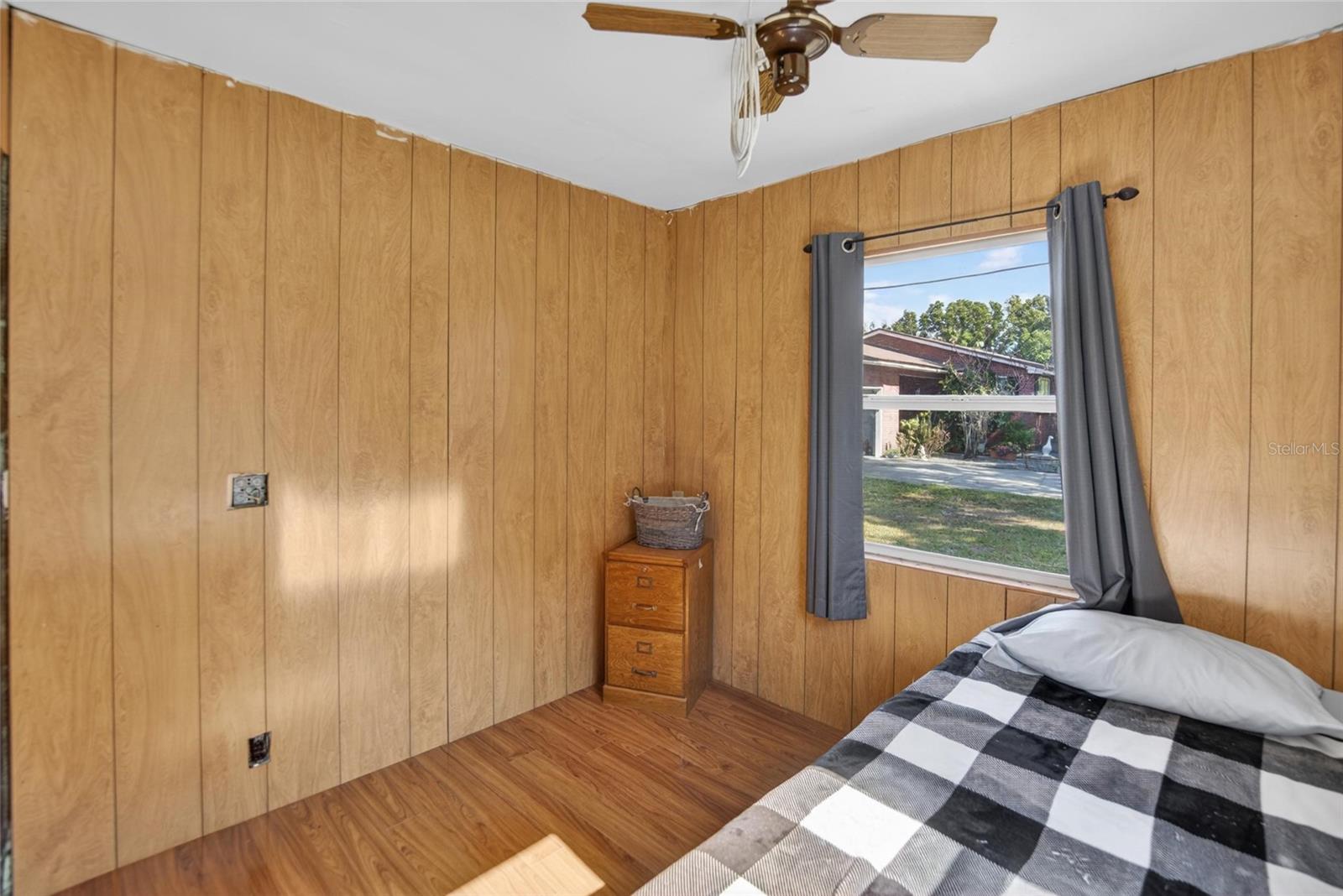 Image 16 of 39 For 2102 Columbus Drive