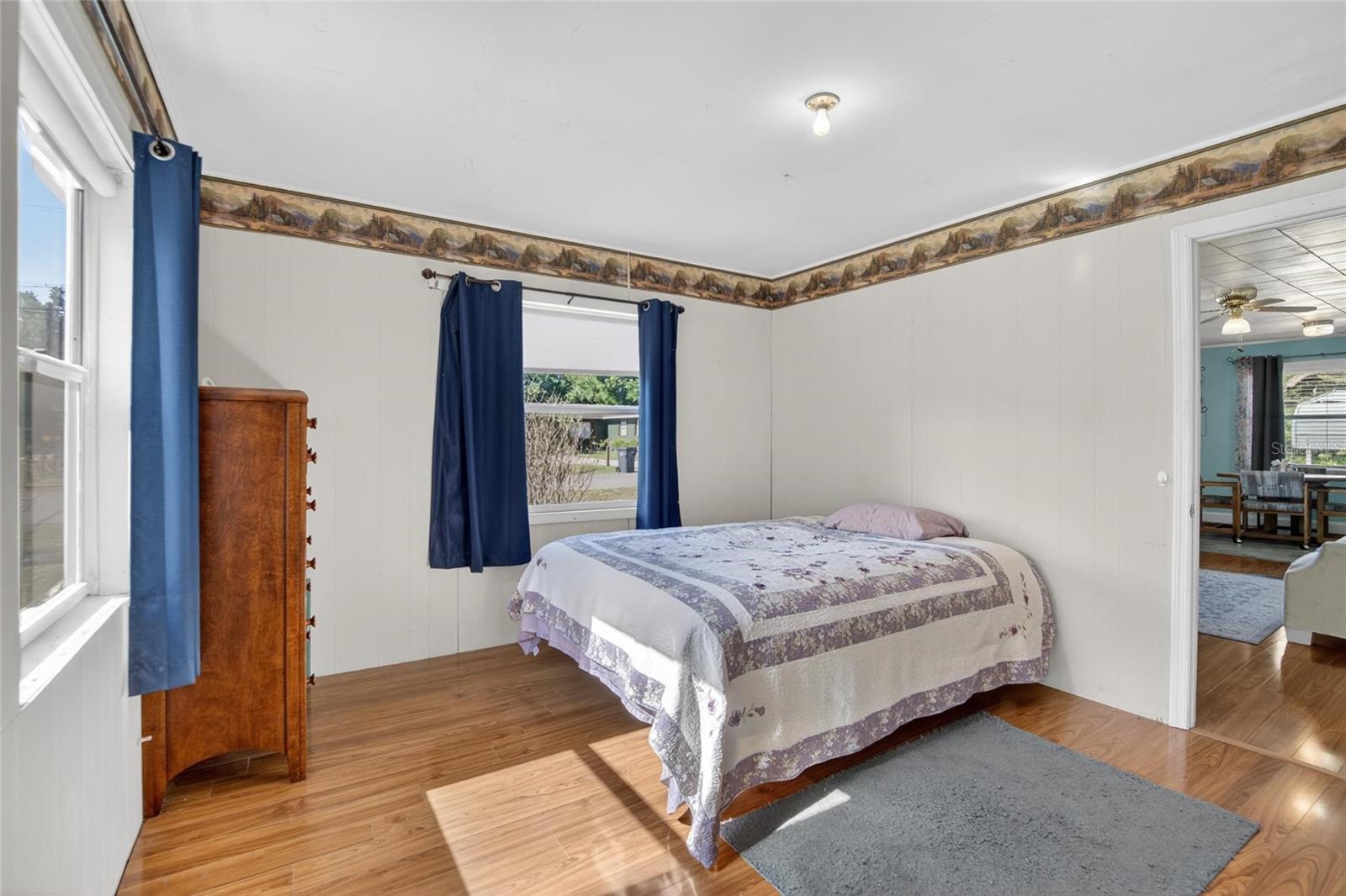 Image 18 of 39 For 2102 Columbus Drive
