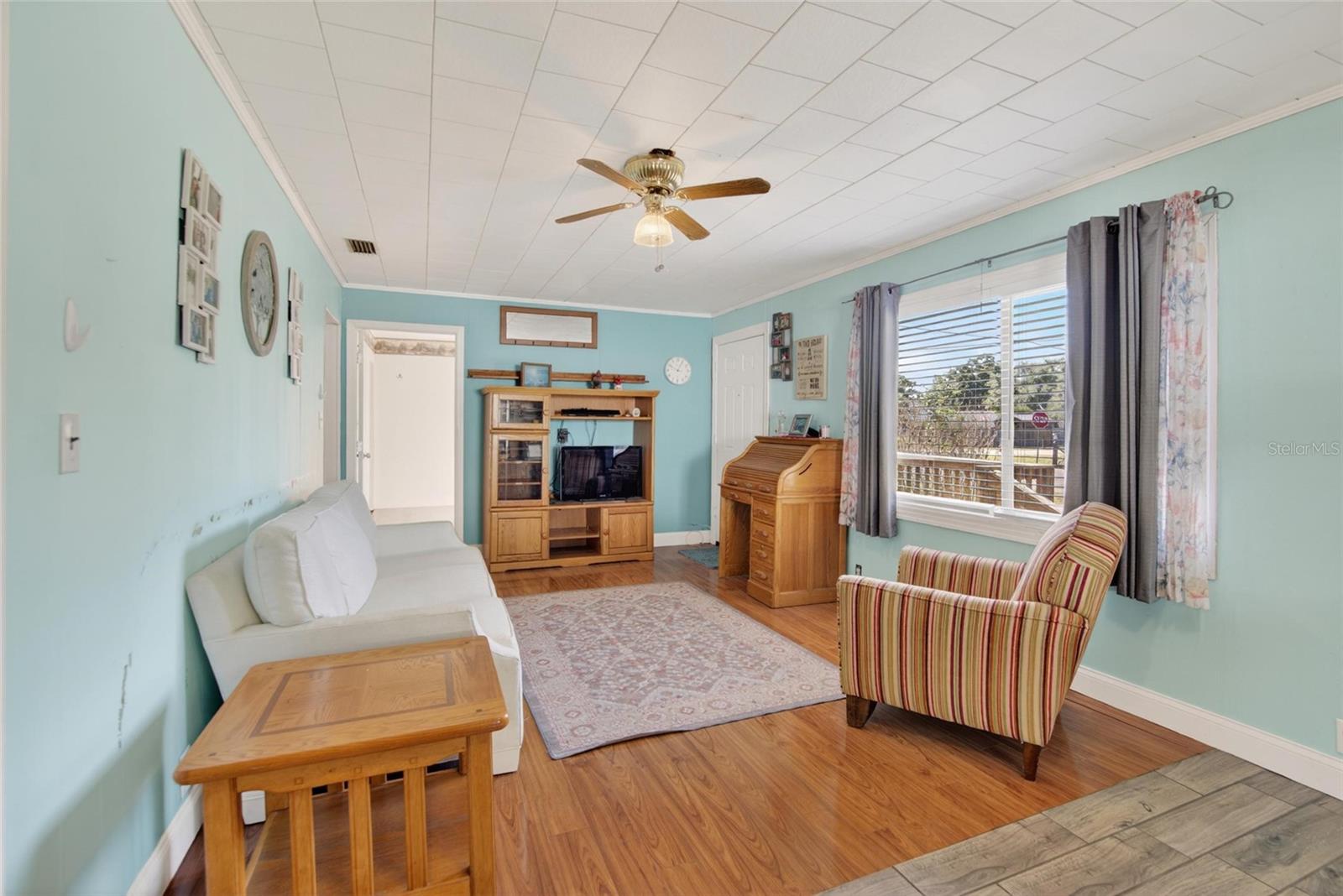 Image 3 of 39 For 2102 Columbus Drive