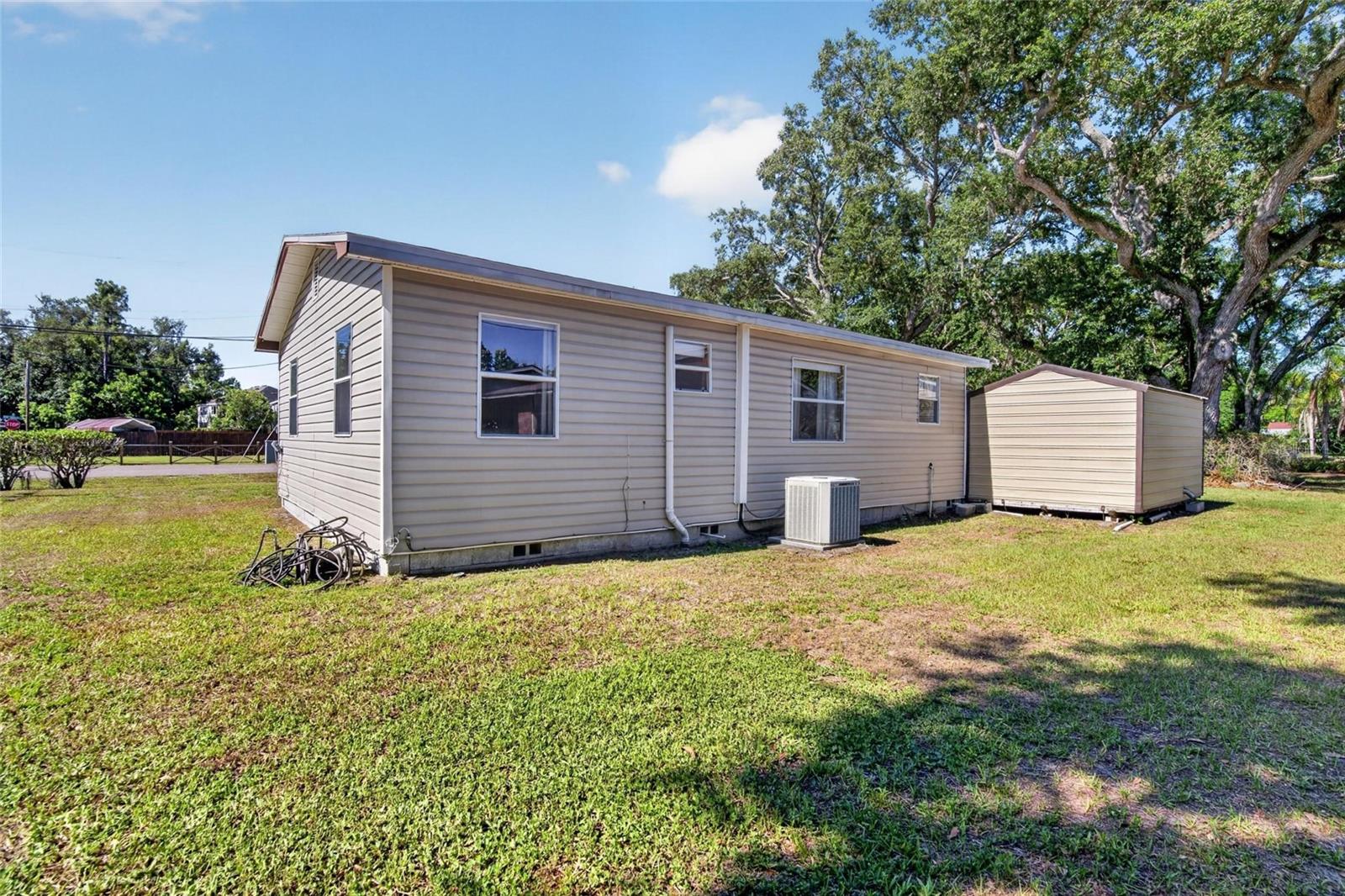 Image 33 of 39 For 2102 Columbus Drive