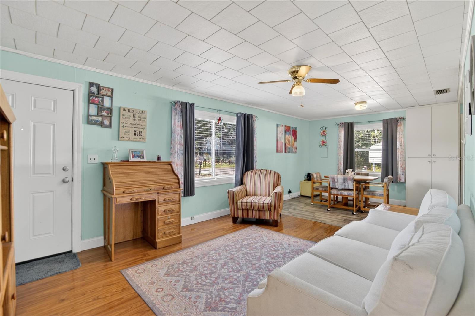 Image 4 of 39 For 2102 Columbus Drive