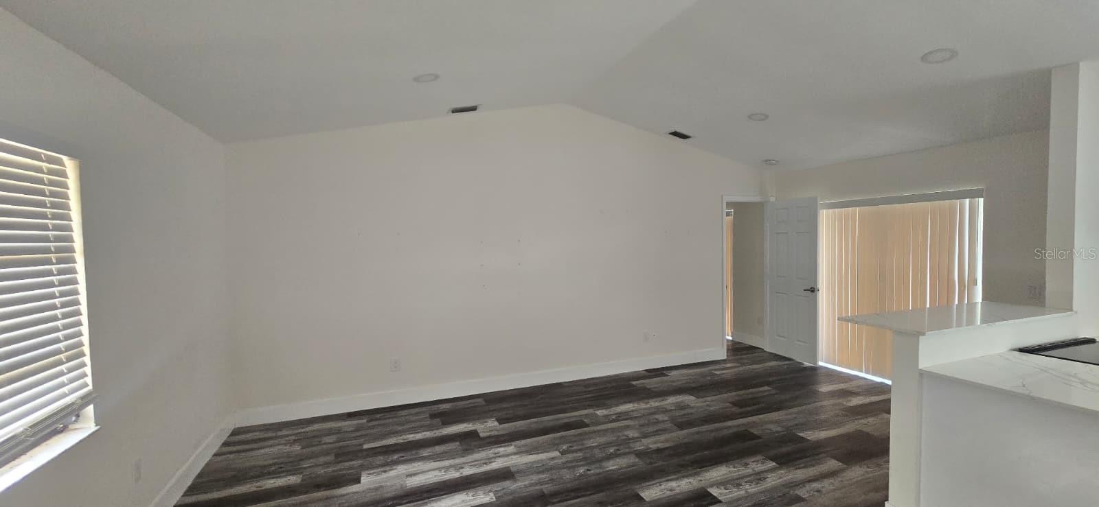 Image 10 of 18 For 17319 Terry Avenue