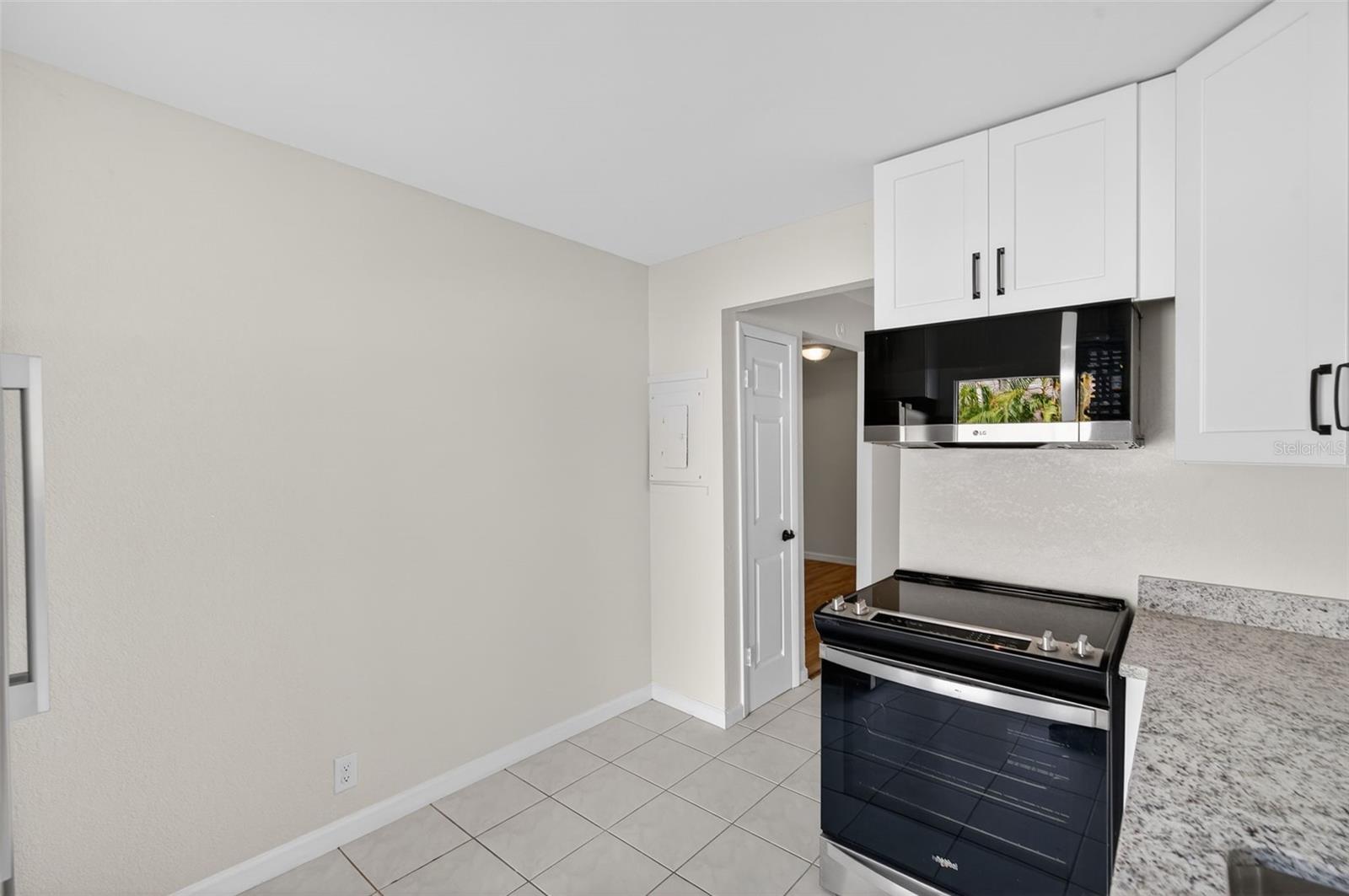 Image 11 of 41 For 5136 68th Street N