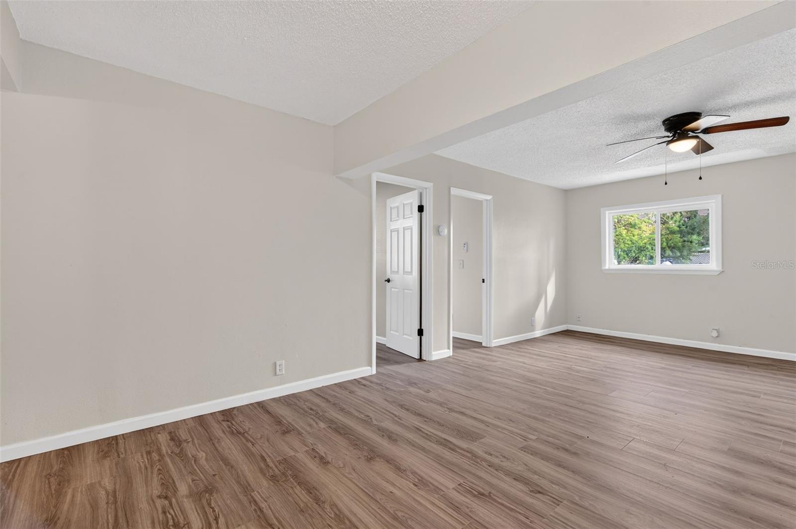 Image 4 of 41 For 5136 68th Street N