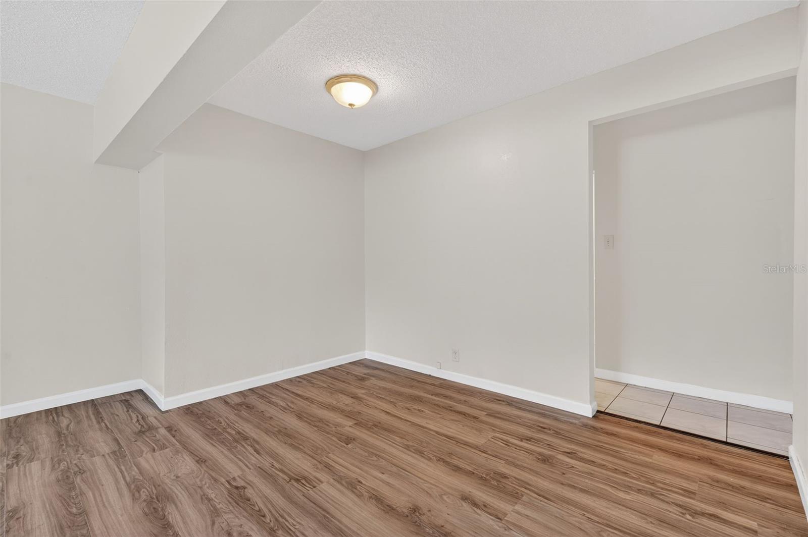 Image 6 of 41 For 5136 68th Street N