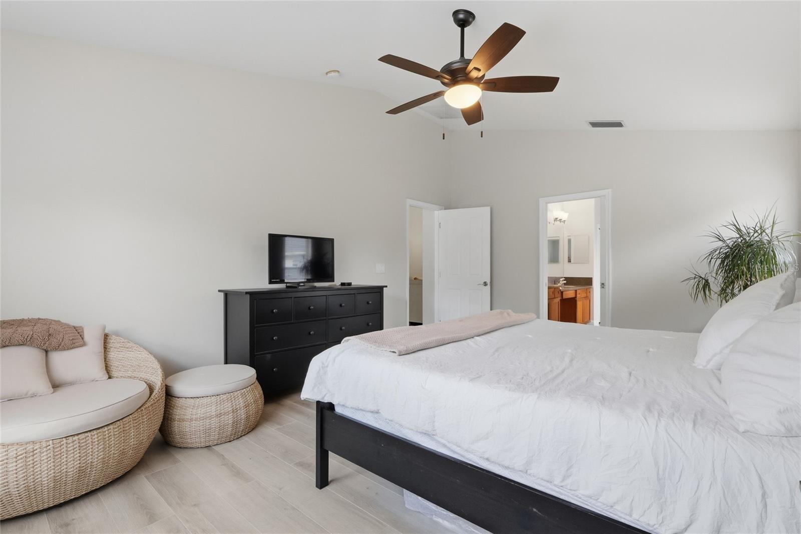 Image 12 of 47 For 2453 Addington Place