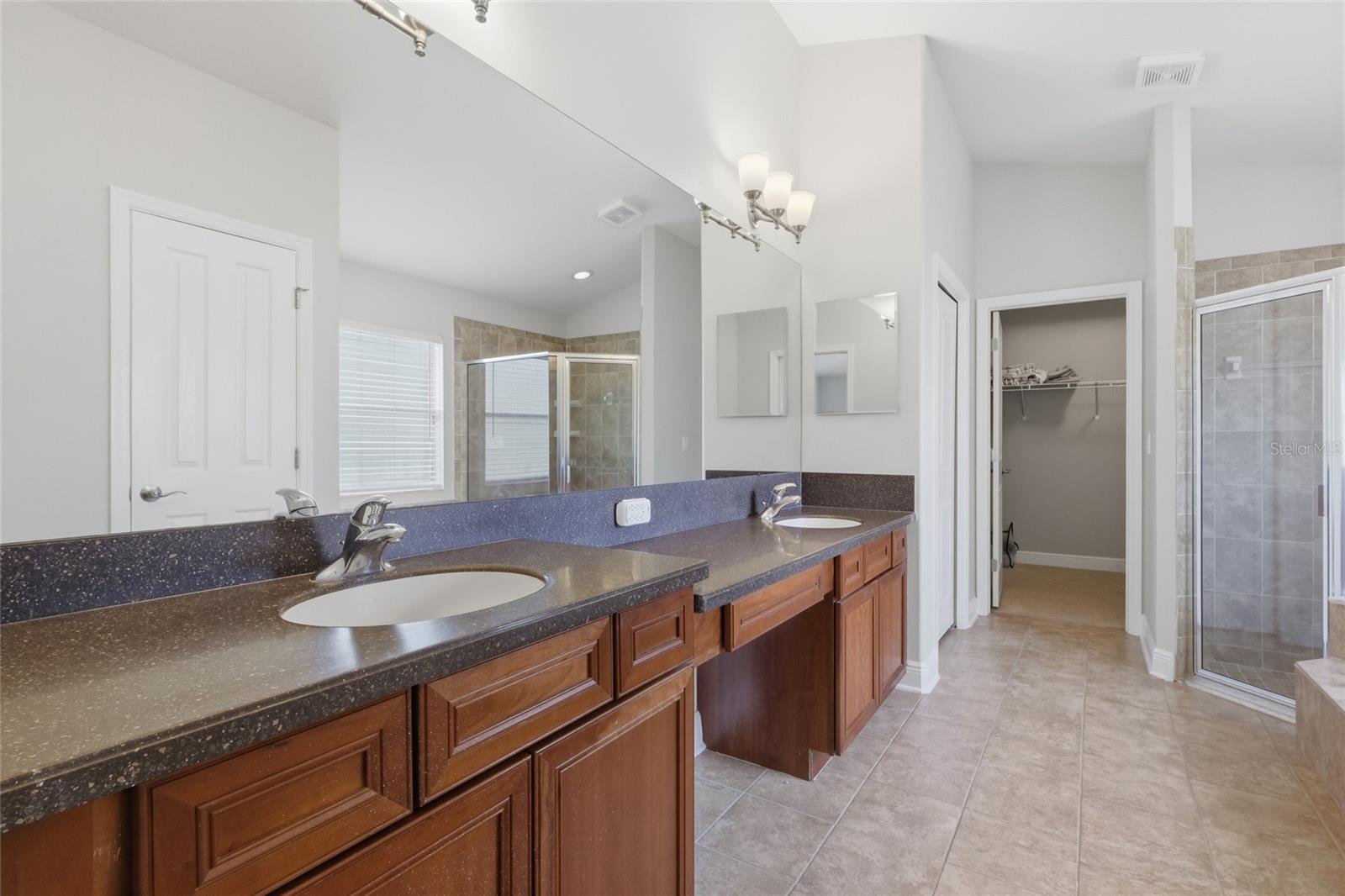 Image 14 of 47 For 2453 Addington Place