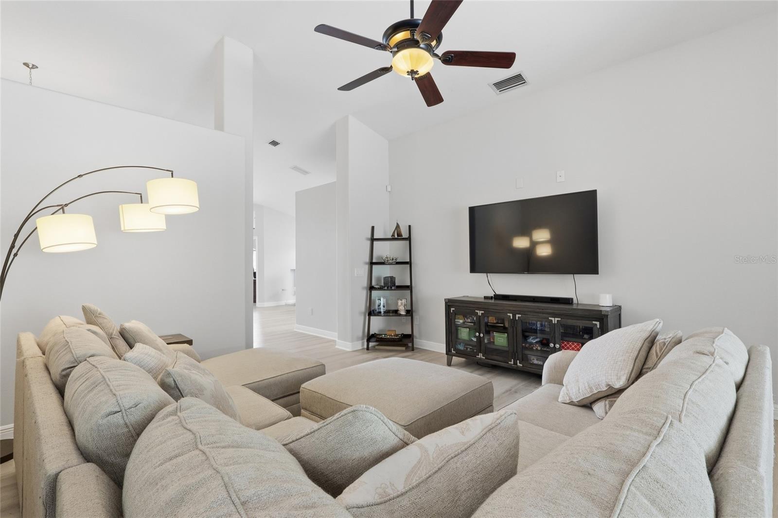 Image 17 of 47 For 2453 Addington Place