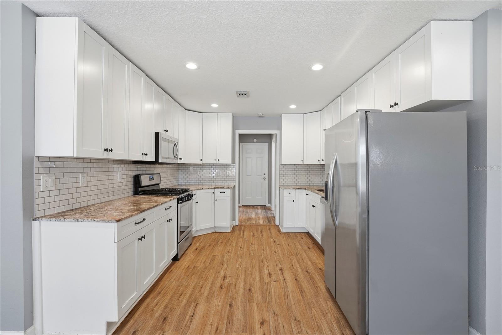 Image 10 of 41 For 5127 4th Avenue S