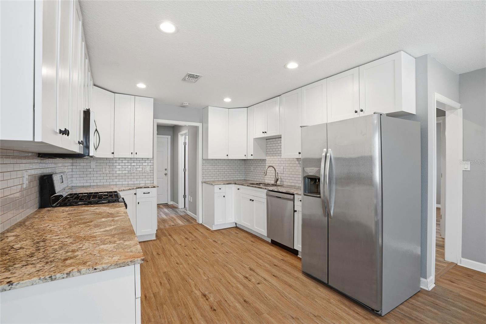 Image 11 of 41 For 5127 4th Avenue S