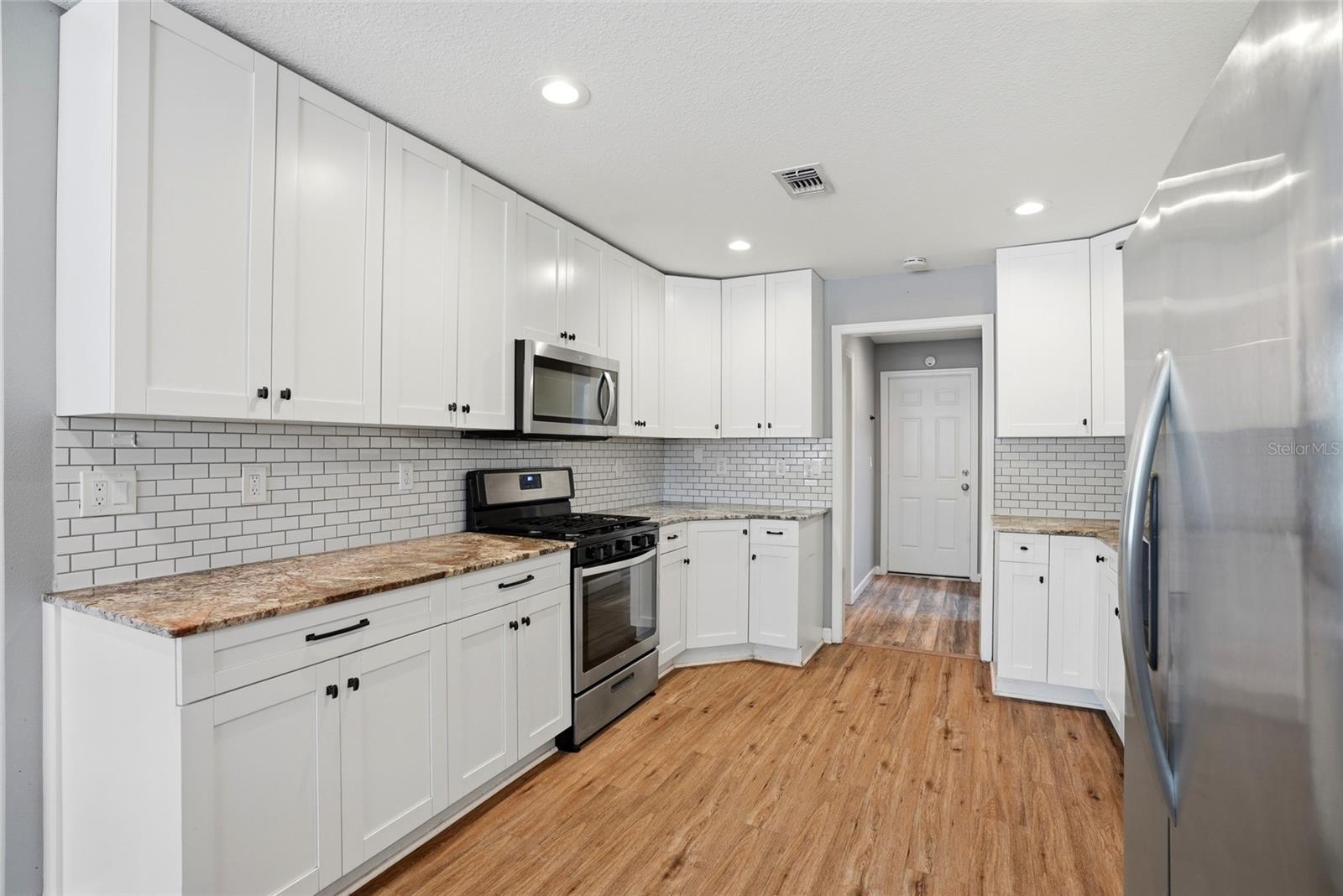 Image 12 of 41 For 5127 4th Avenue S