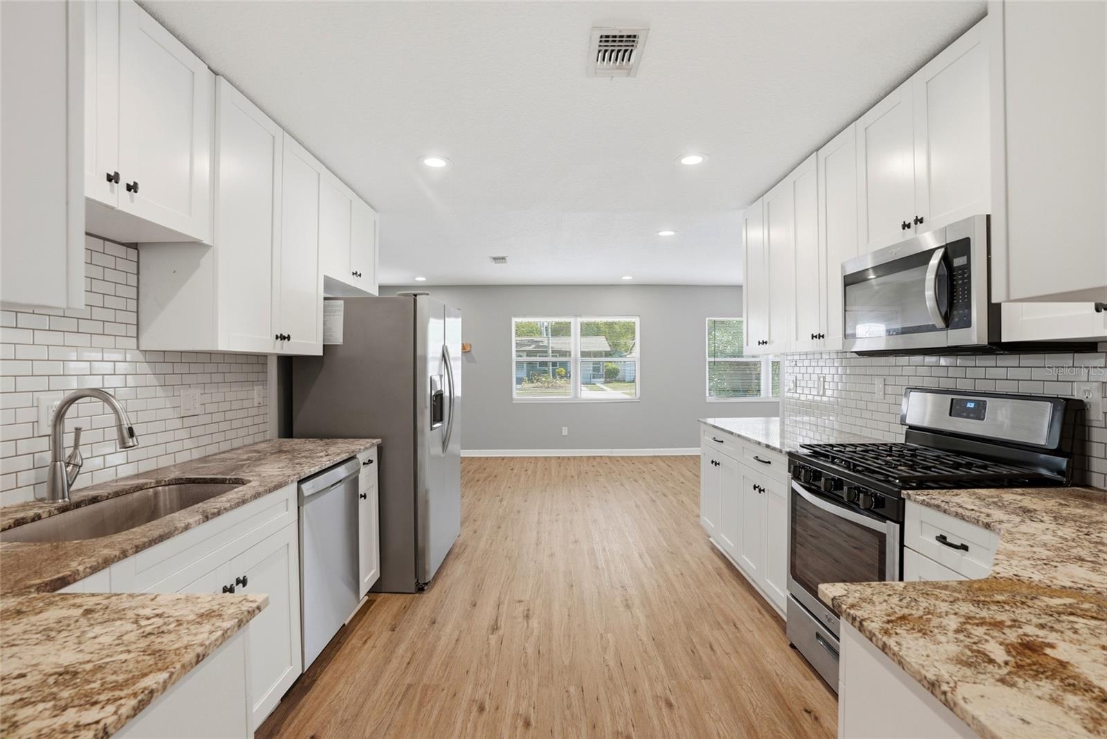 Image 13 of 41 For 5127 4th Avenue S
