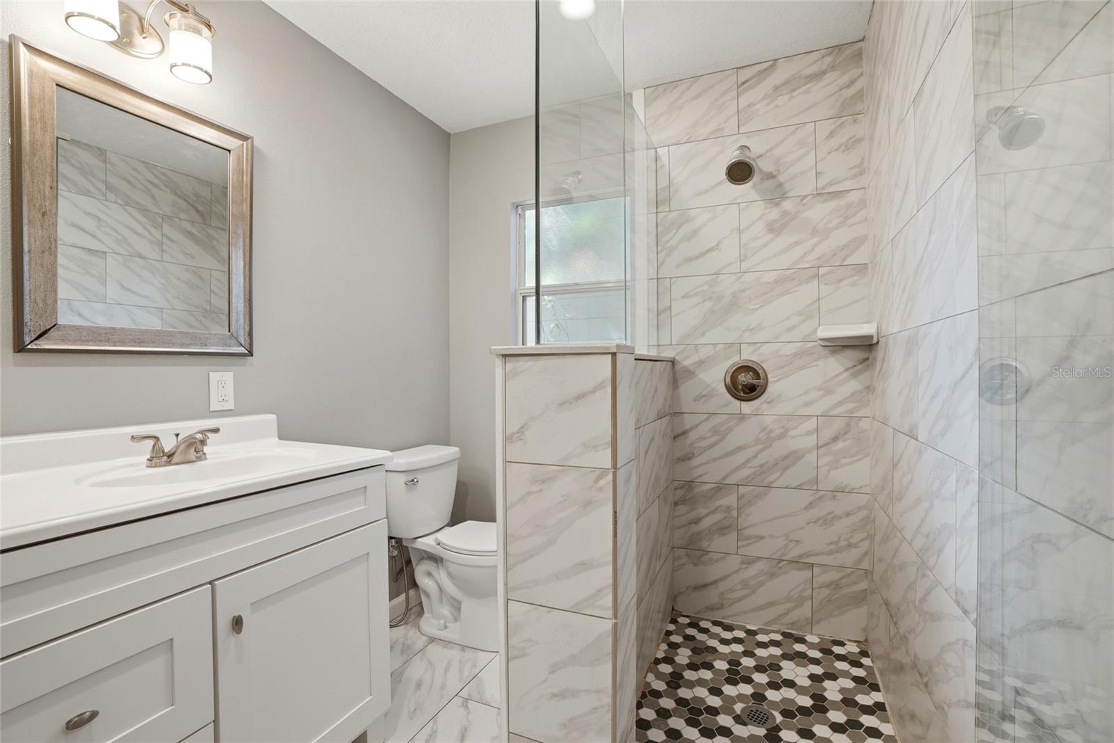 Image 20 of 41 For 5127 4th Avenue S