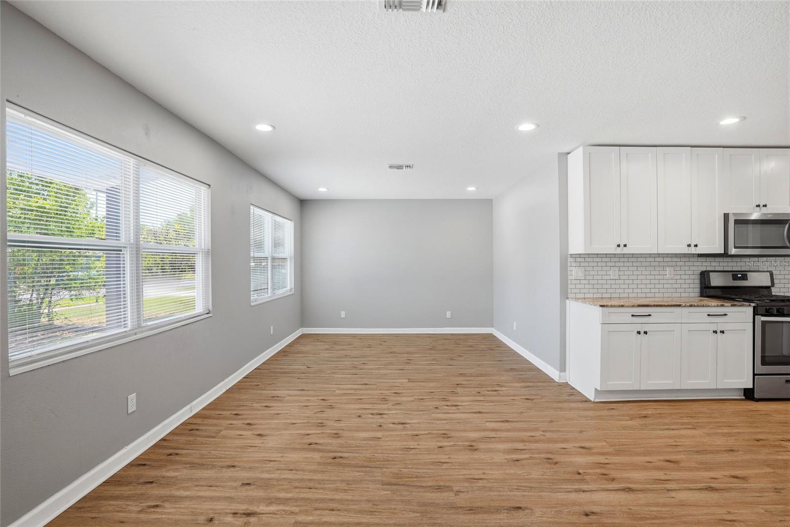 Image 4 of 41 For 5127 4th Avenue S