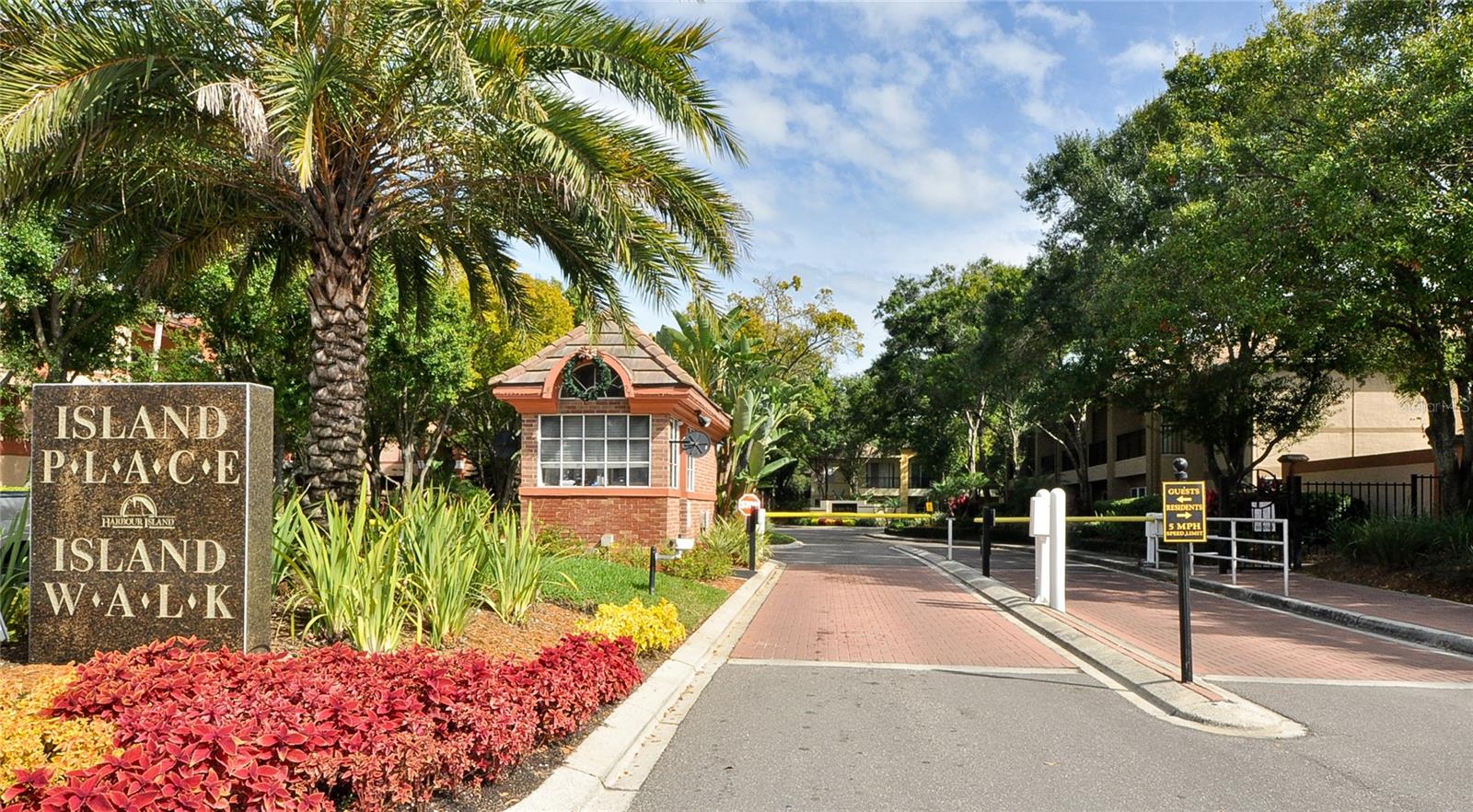 Image 25 of 34 For 609 Tropical Breeze Way 609