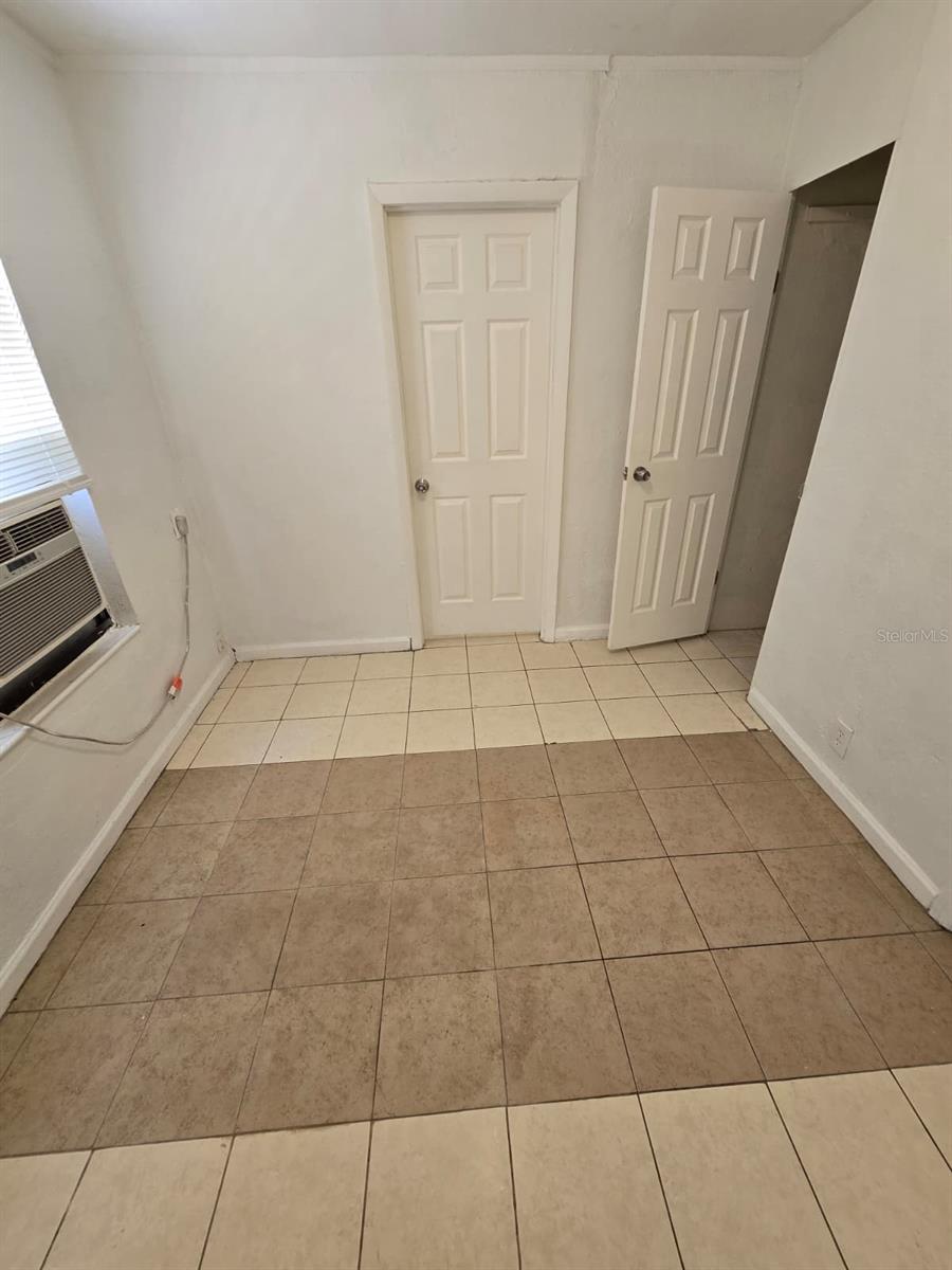 Image 12 of 26 For 1734 39th Street S