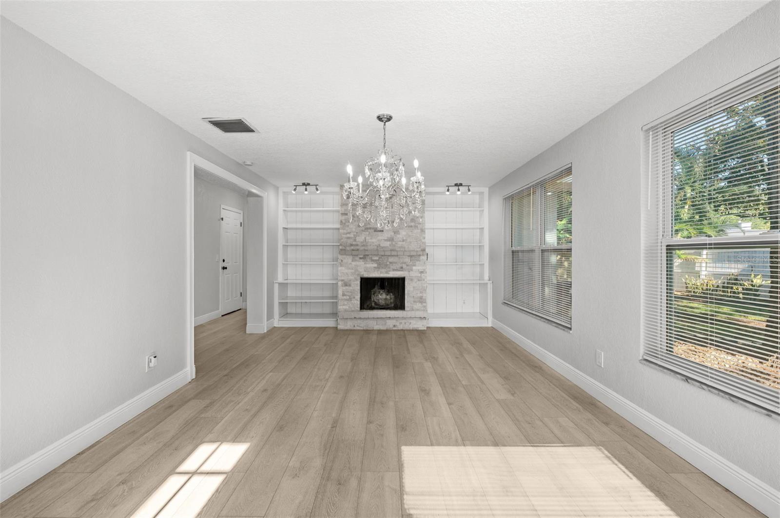 Image 11 of 27 For 2564 Roberta Street