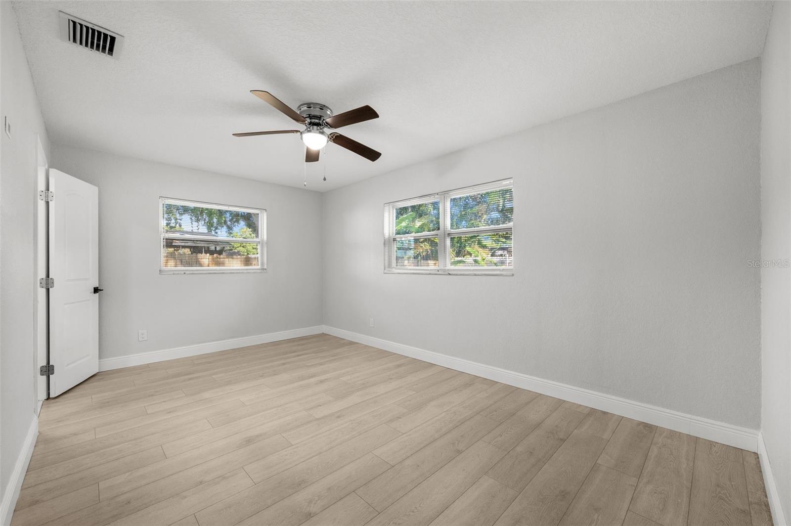 Image 14 of 27 For 2564 Roberta Street