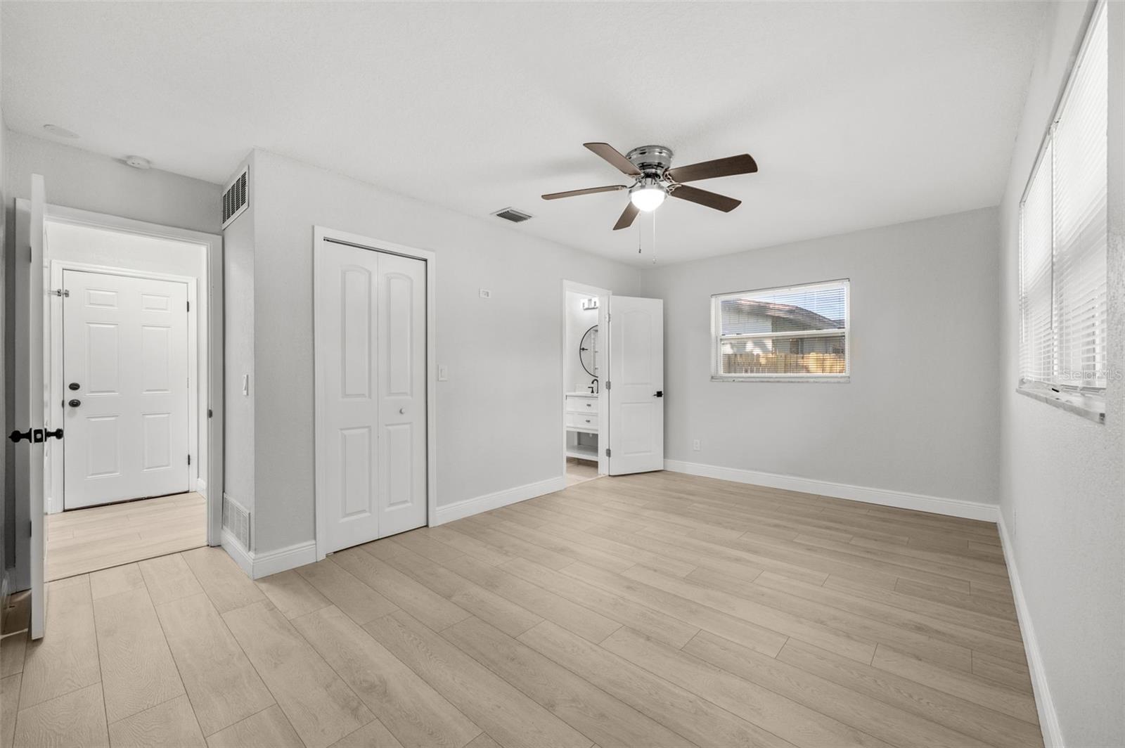 Image 15 of 27 For 2564 Roberta Street