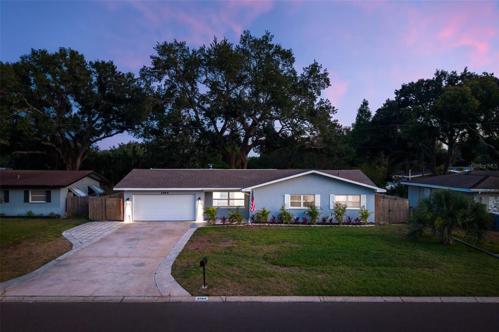 Image 2 of 27 For 2564 Roberta Street