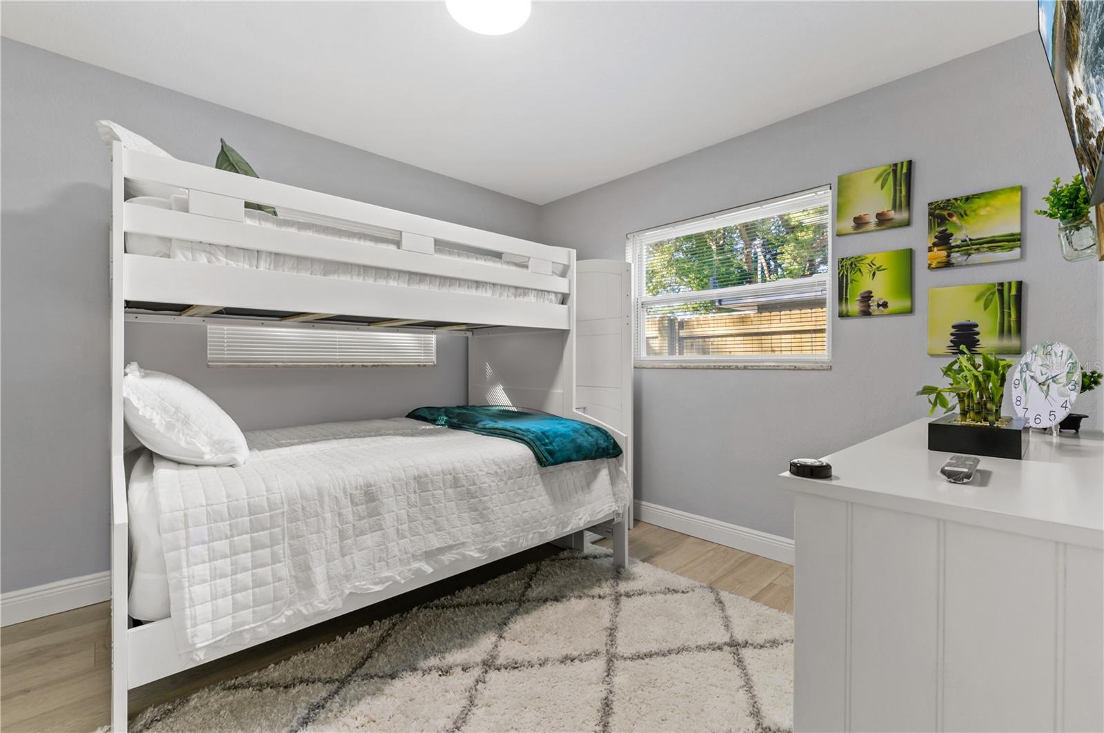 Image 20 of 27 For 2564 Roberta Street