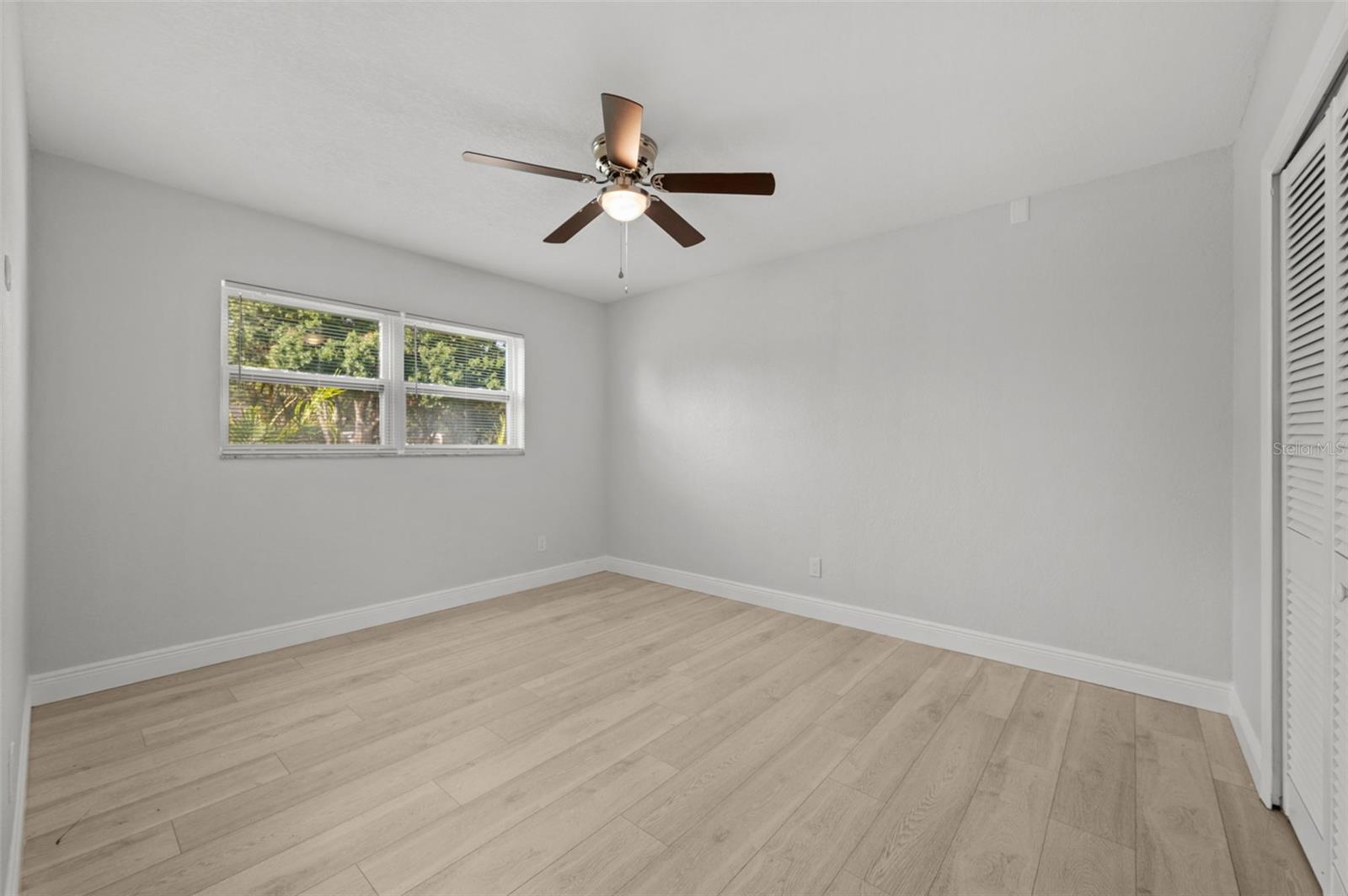 Image 23 of 27 For 2564 Roberta Street