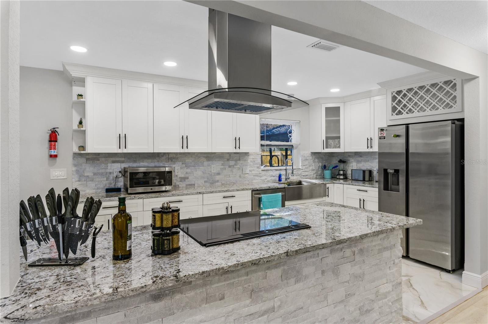 Image 4 of 27 For 2564 Roberta Street
