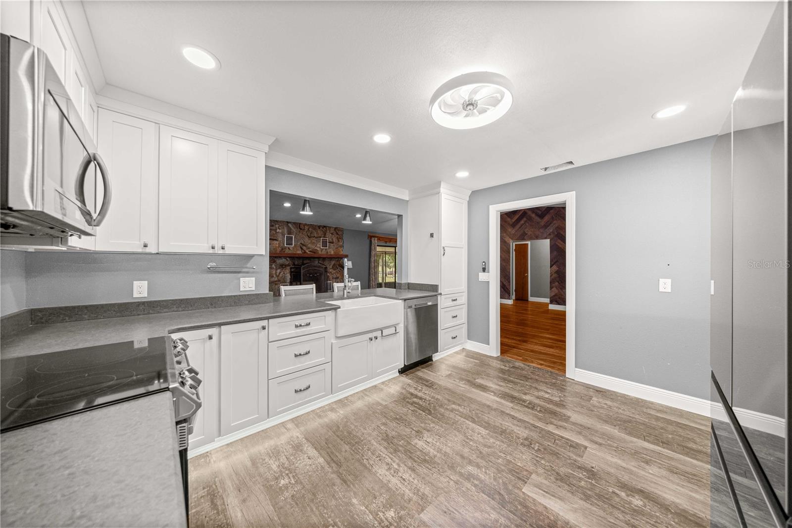 Image 16 of 52 For 3883 Westwind Court