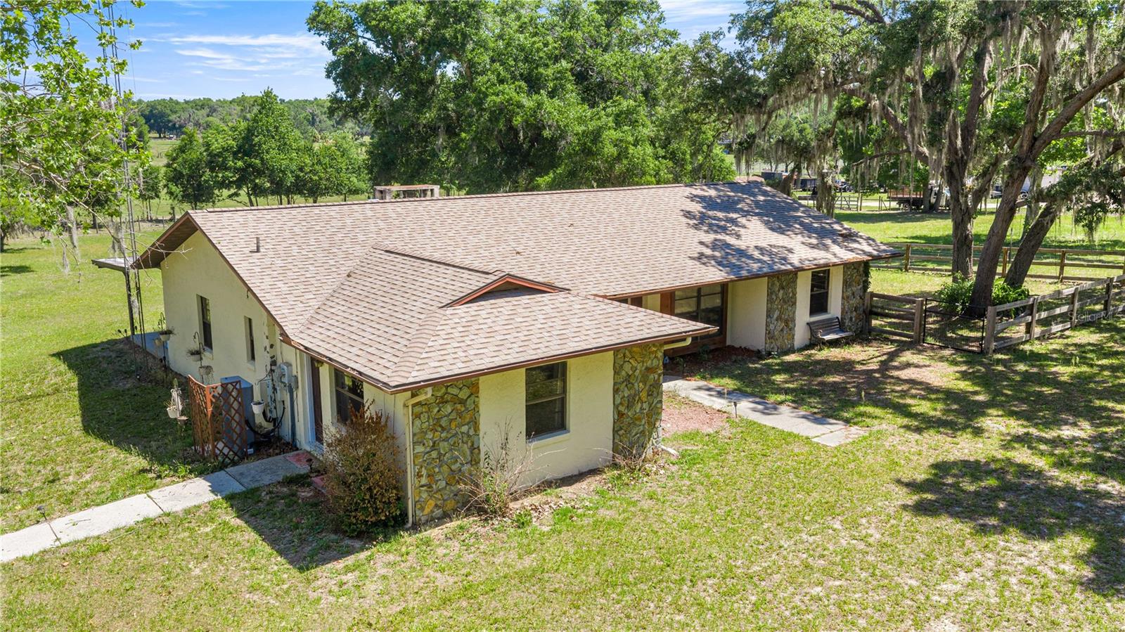 Image 43 of 52 For 3883 Westwind Court