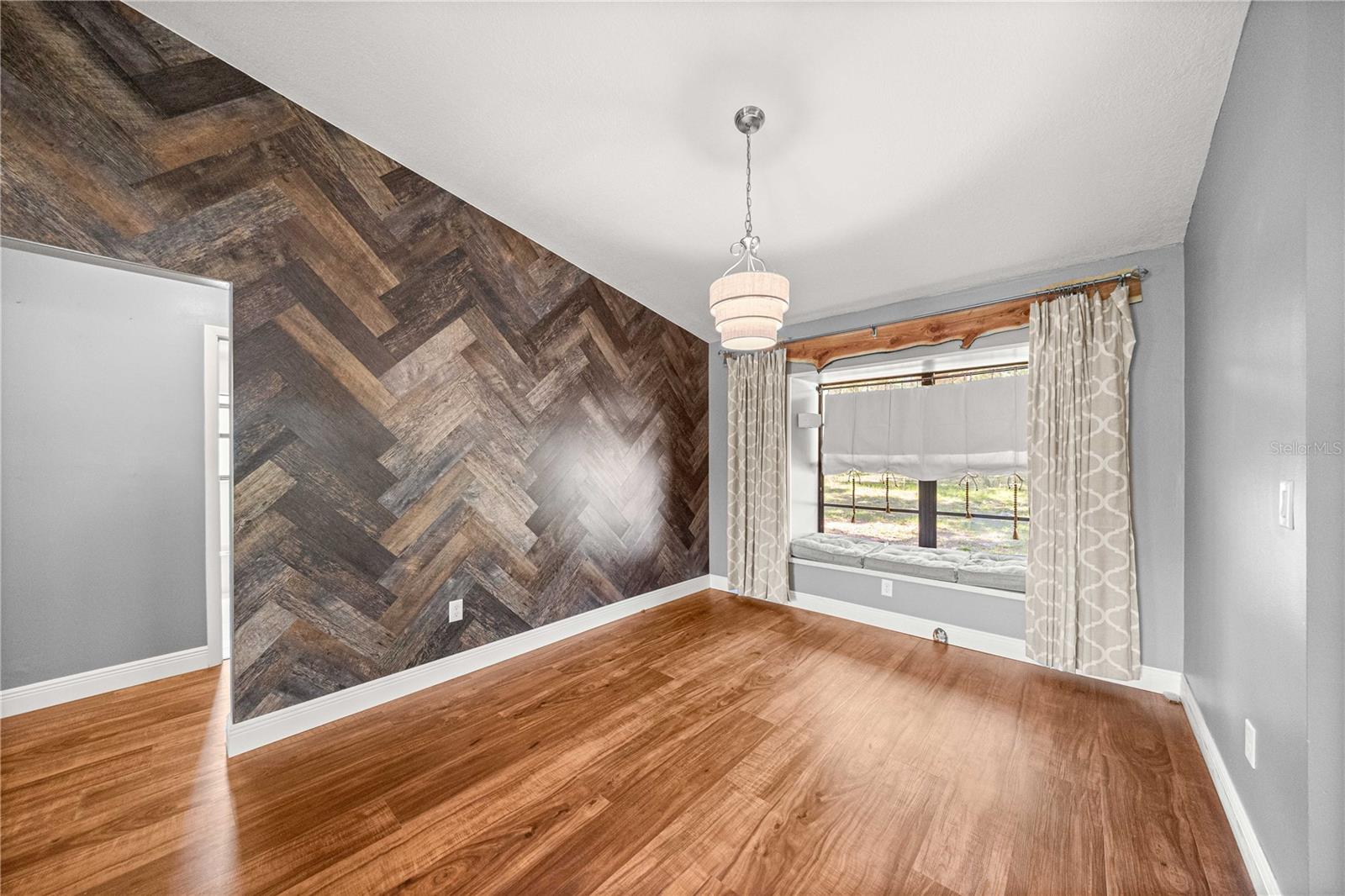 Image 9 of 52 For 3883 Westwind Court