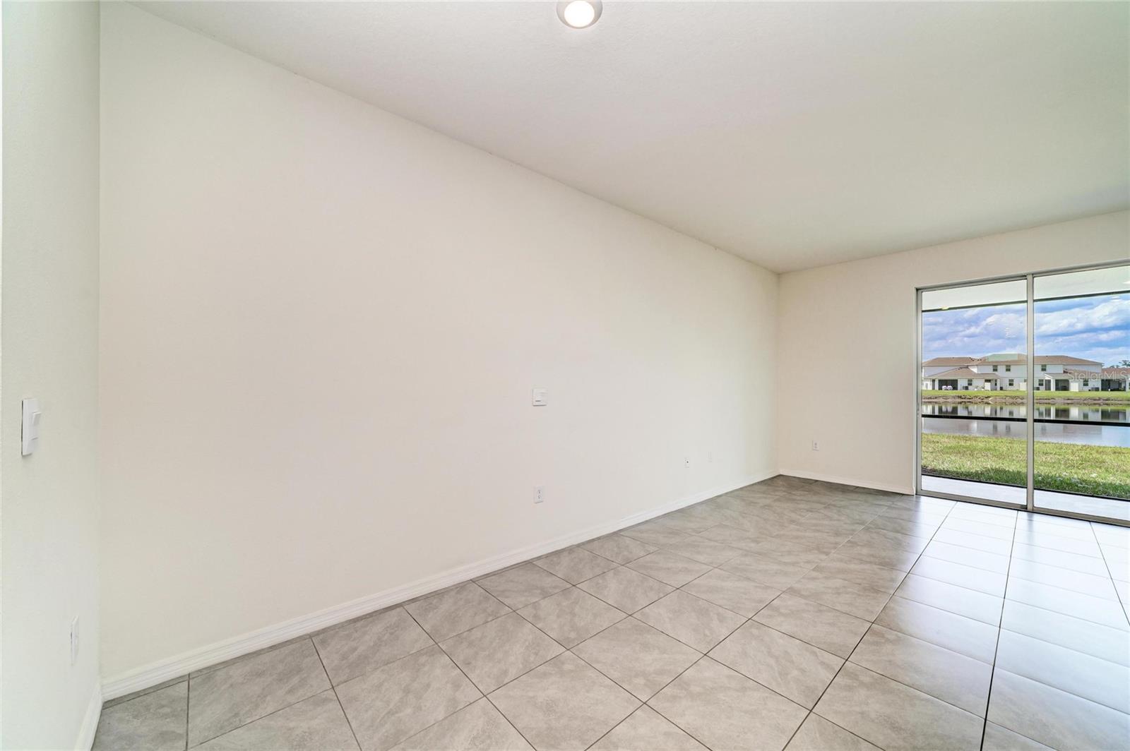 Image 10 of 67 For 11419 Planetree Place