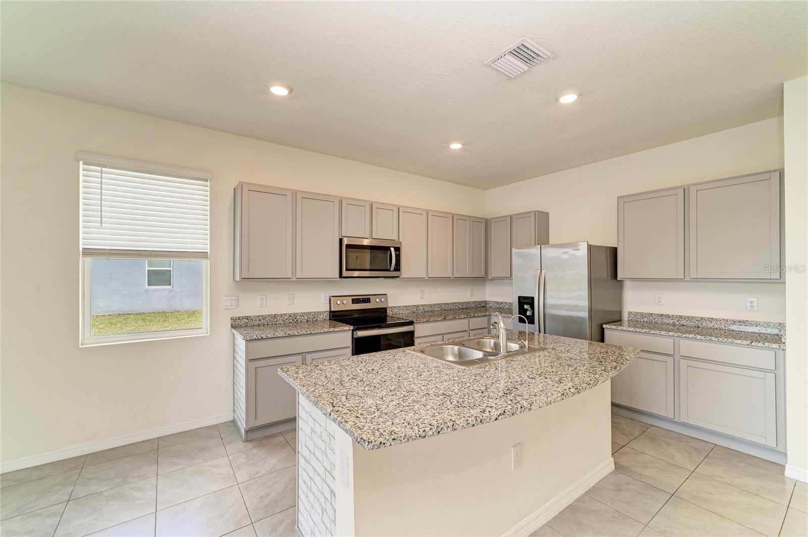 Image 17 of 67 For 11419 Planetree Place