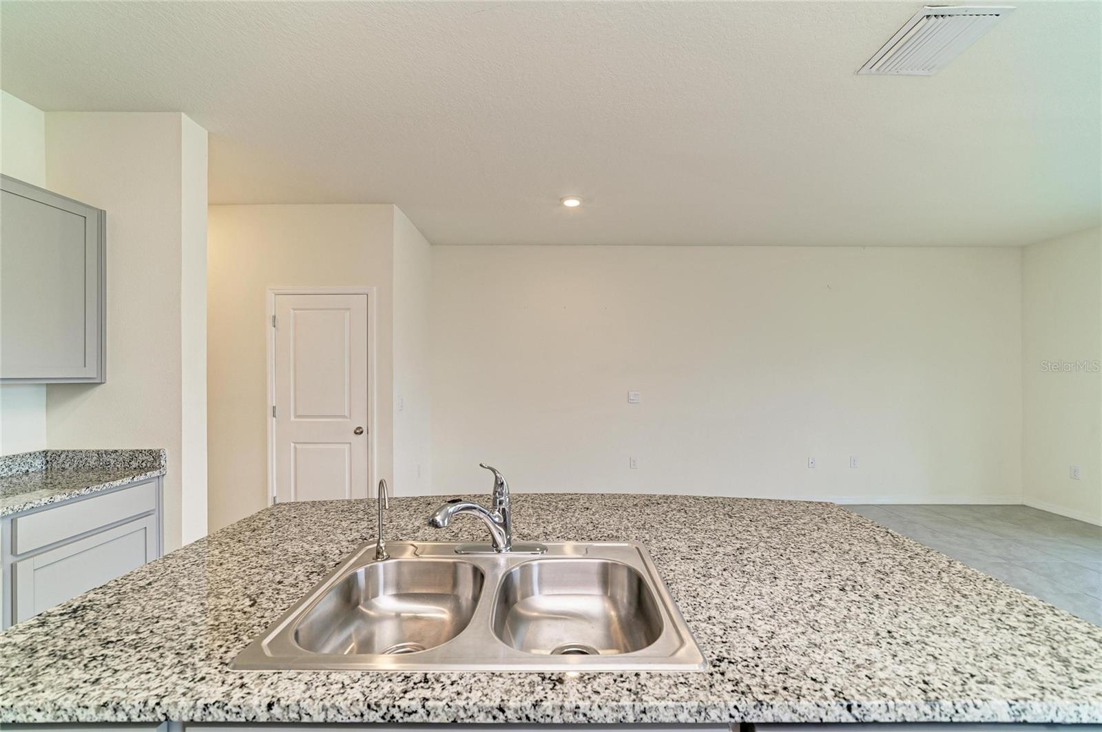 Image 21 of 67 For 11419 Planetree Place