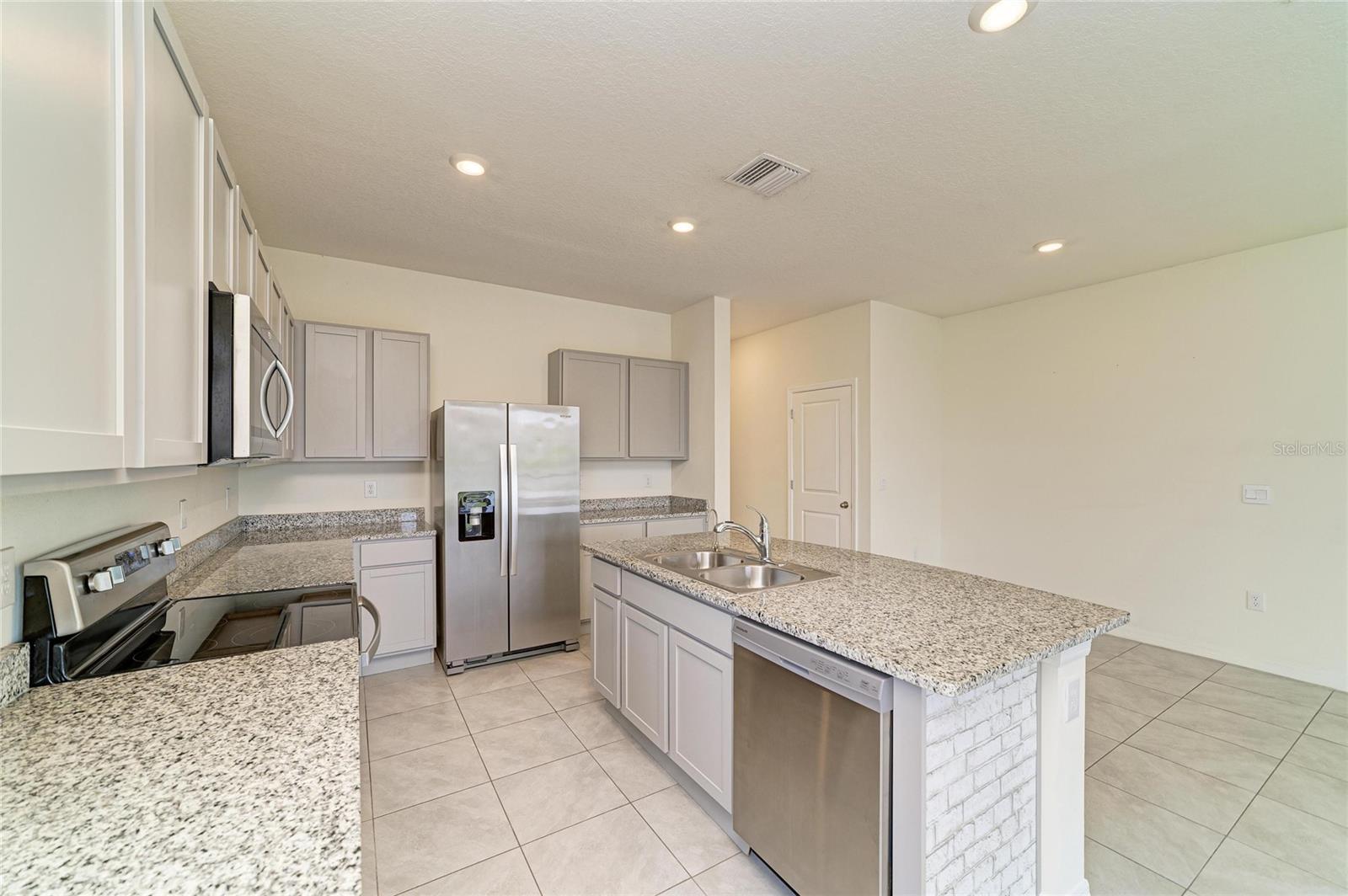 Image 22 of 67 For 11419 Planetree Place
