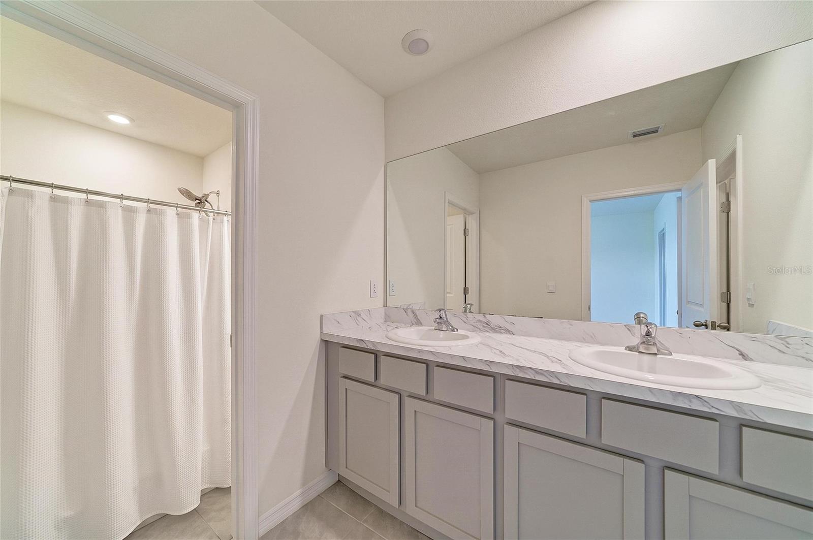 Image 33 of 67 For 11419 Planetree Place