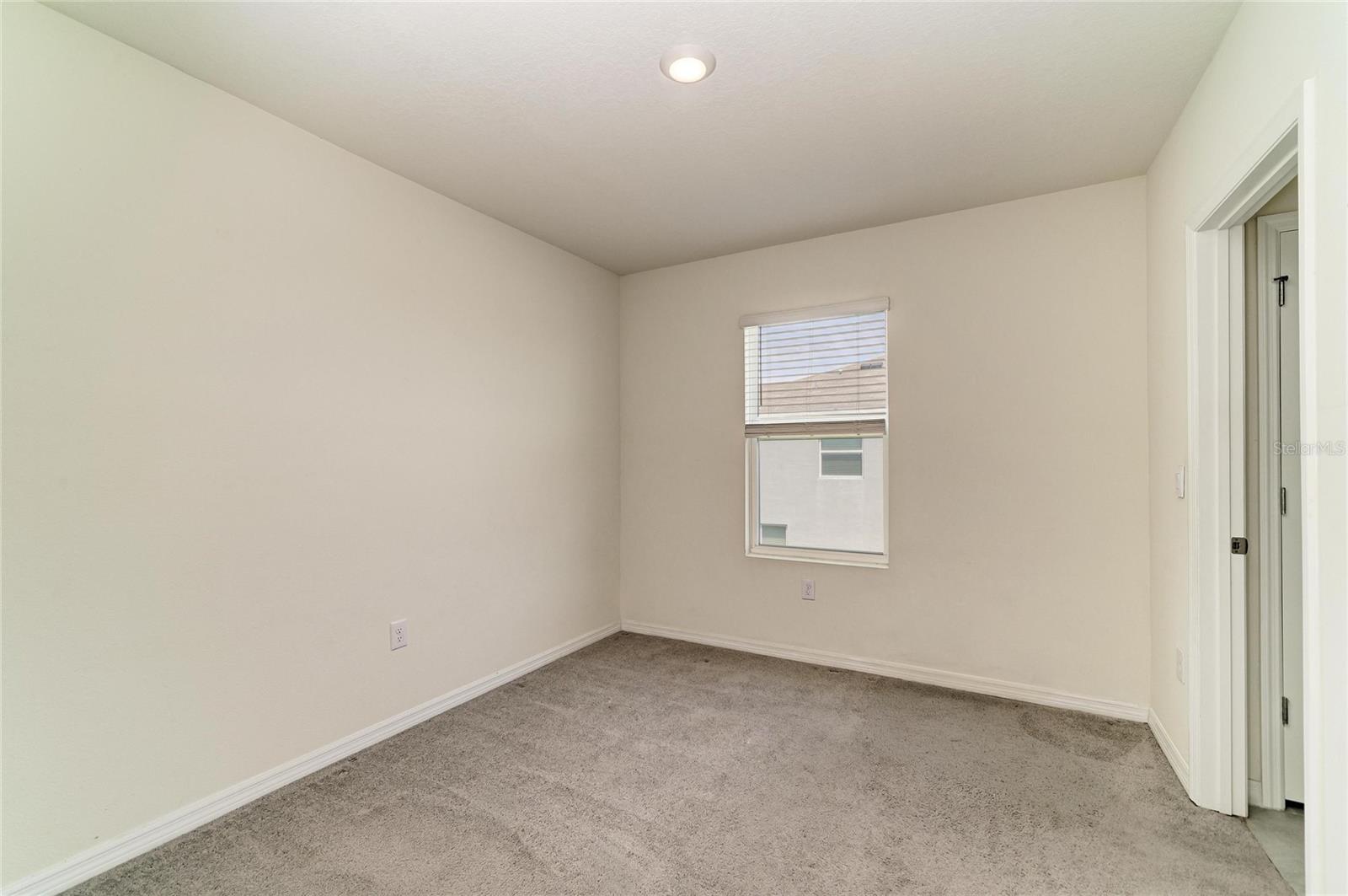 Image 36 of 67 For 11419 Planetree Place