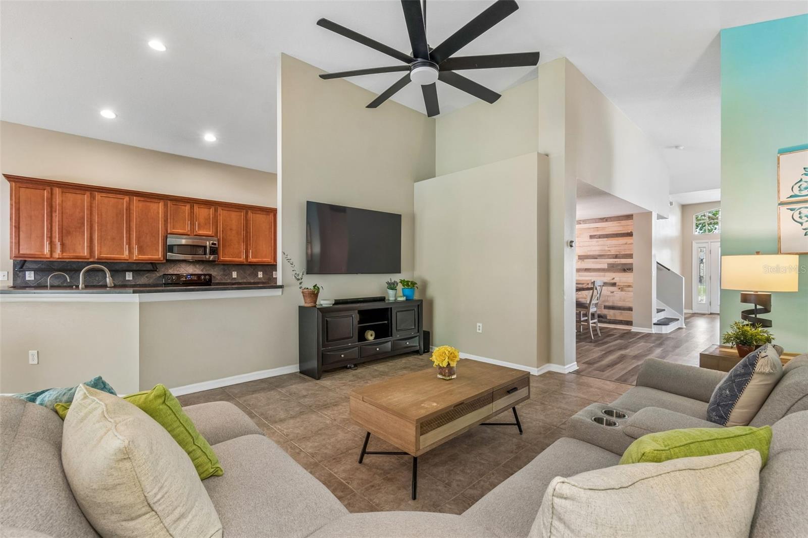 Image 14 of 61 For 6736 Pine Springs Drive