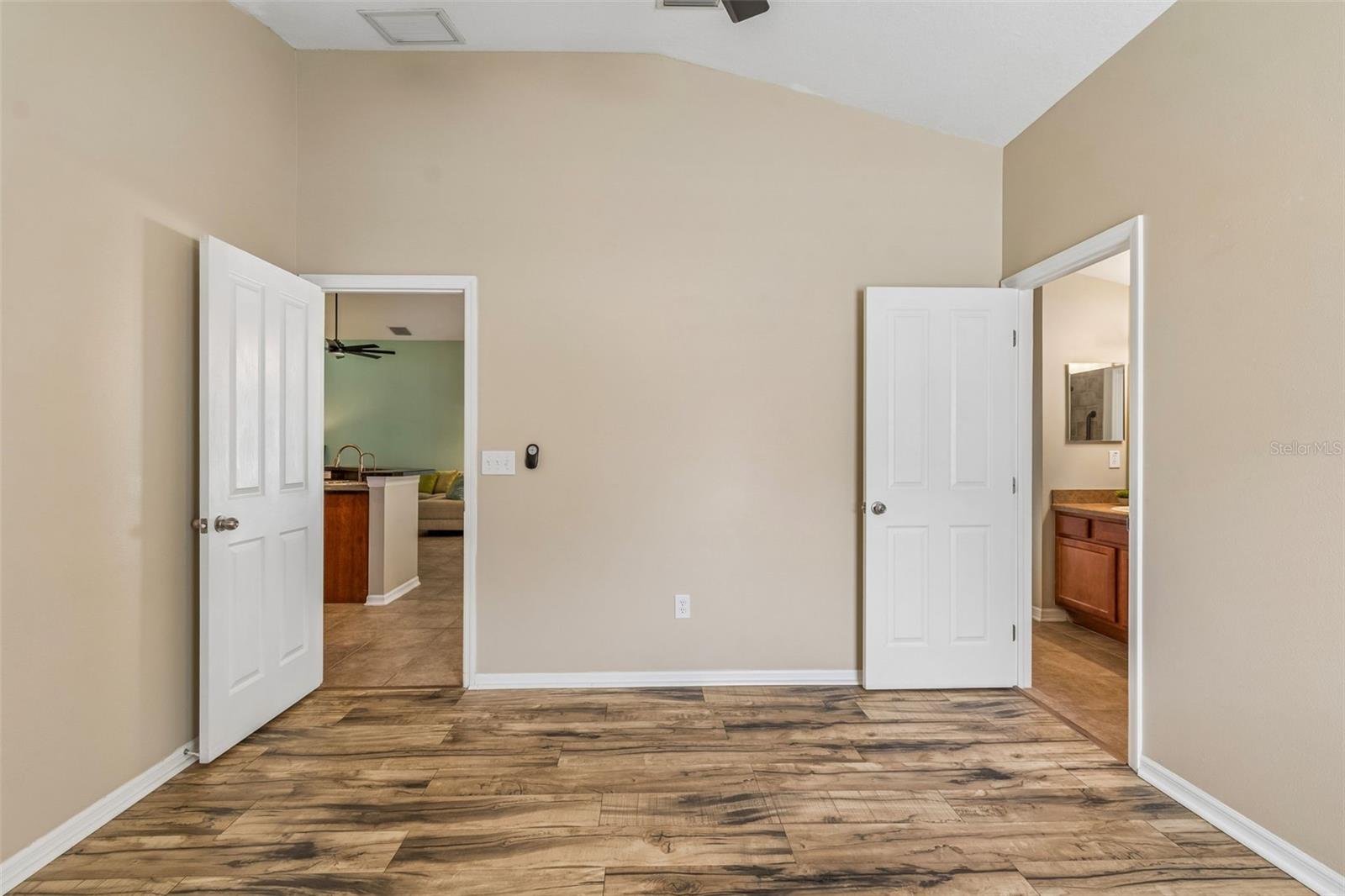 Image 31 of 61 For 6736 Pine Springs Drive