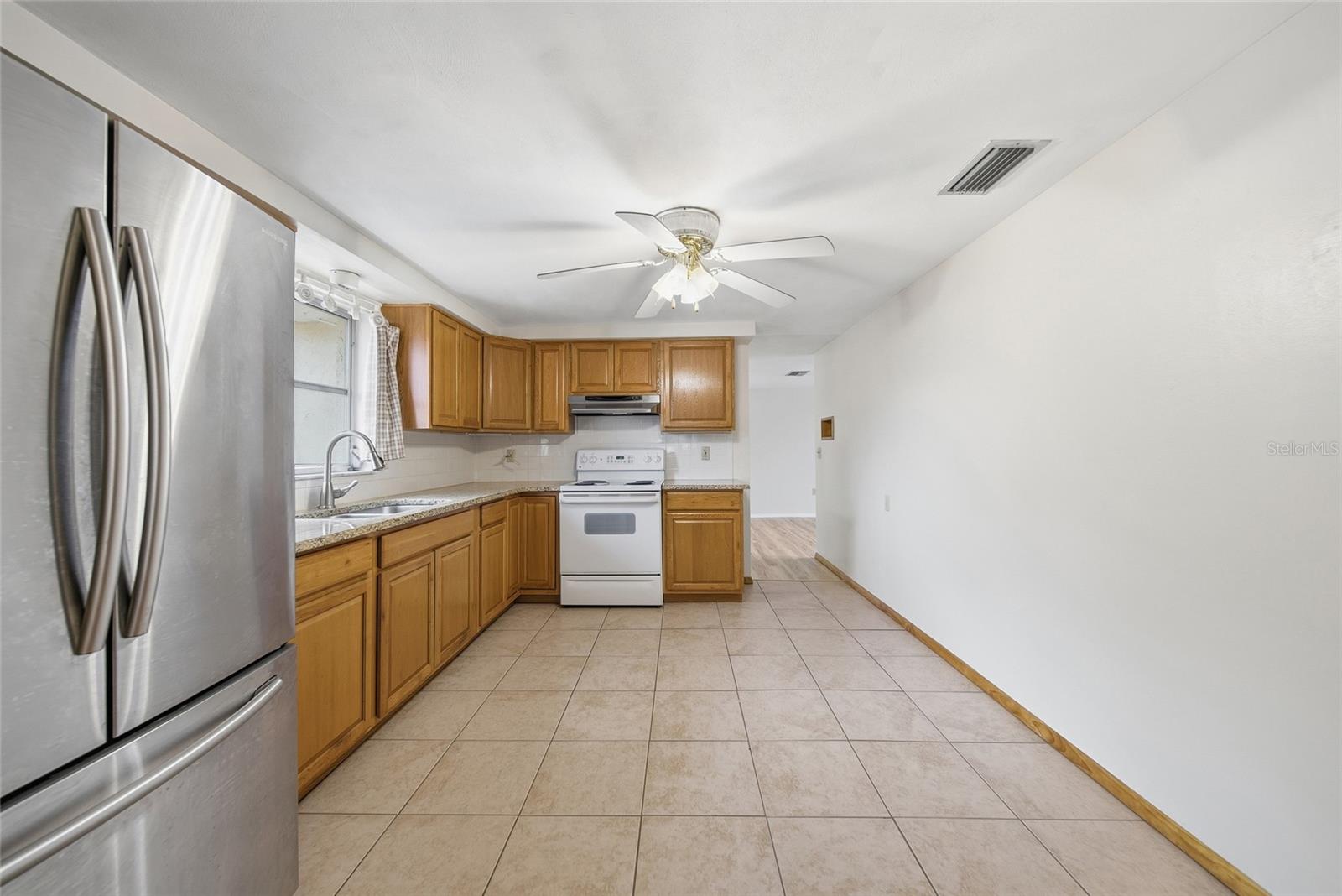 Image 10 of 34 For 7825 Hawthorn Drive