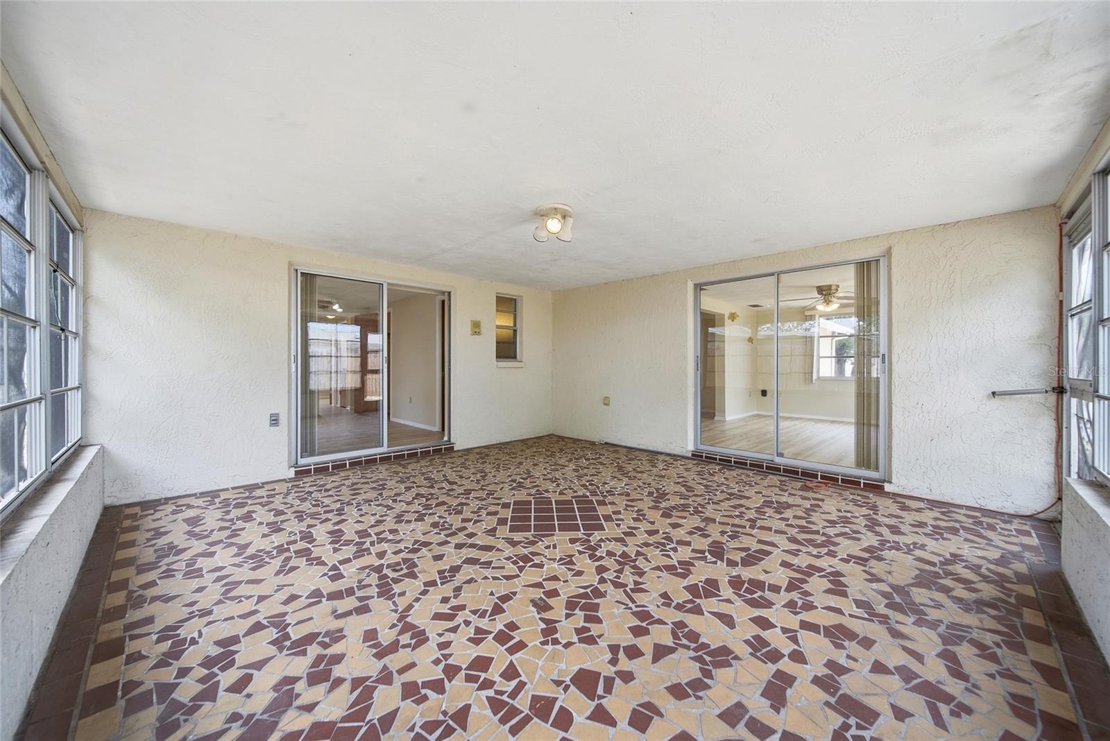 Image 16 of 34 For 7825 Hawthorn Drive