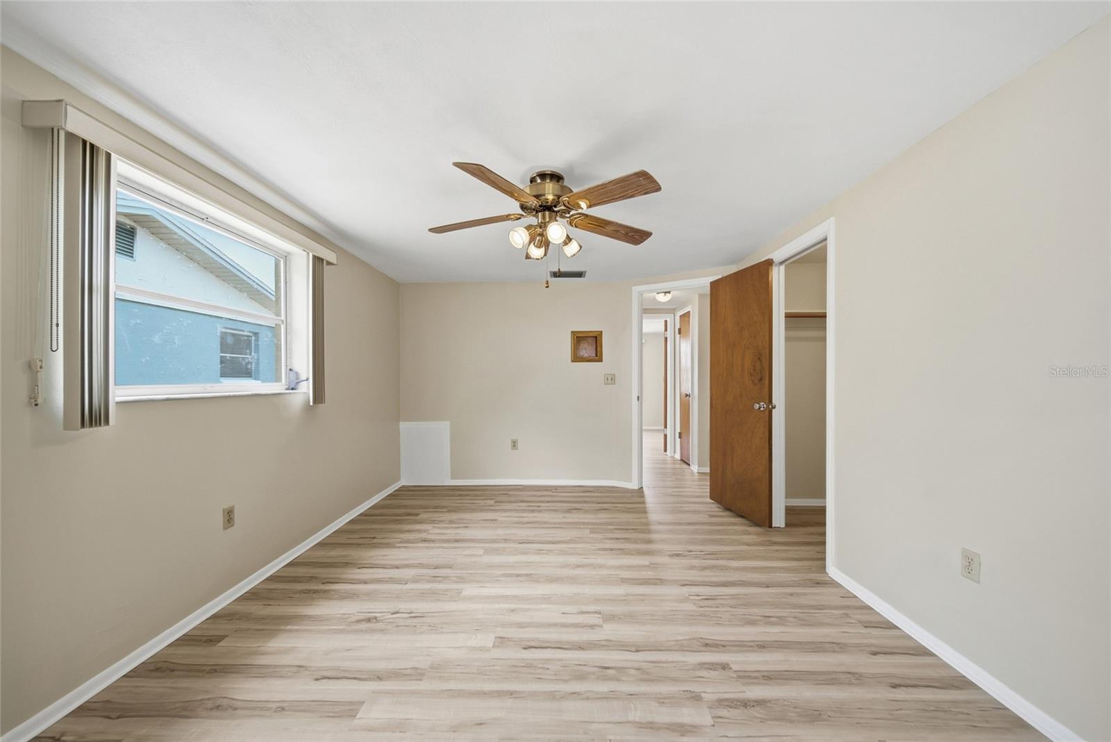 Image 20 of 34 For 7825 Hawthorn Drive
