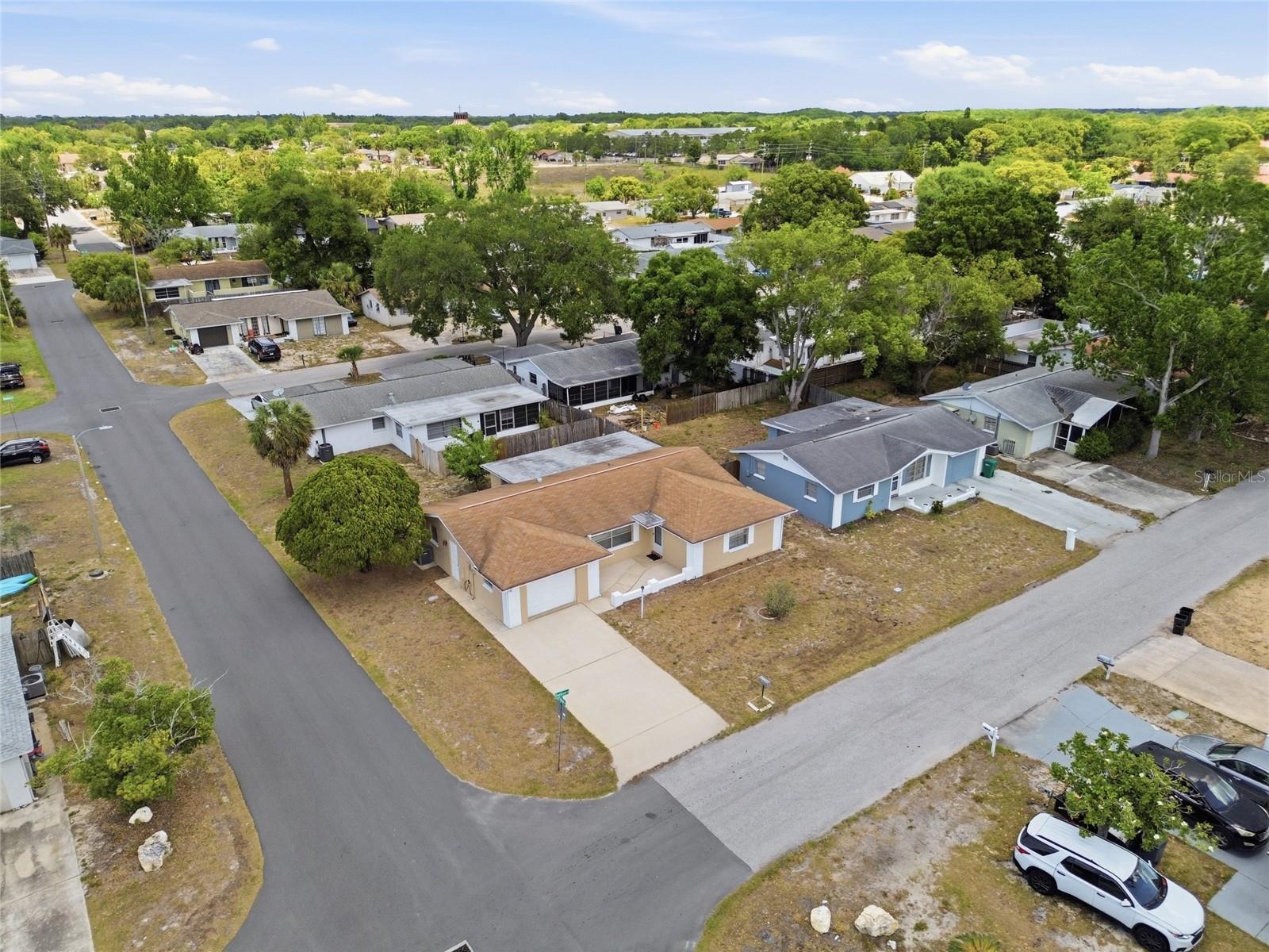 Image 30 of 34 For 7825 Hawthorn Drive